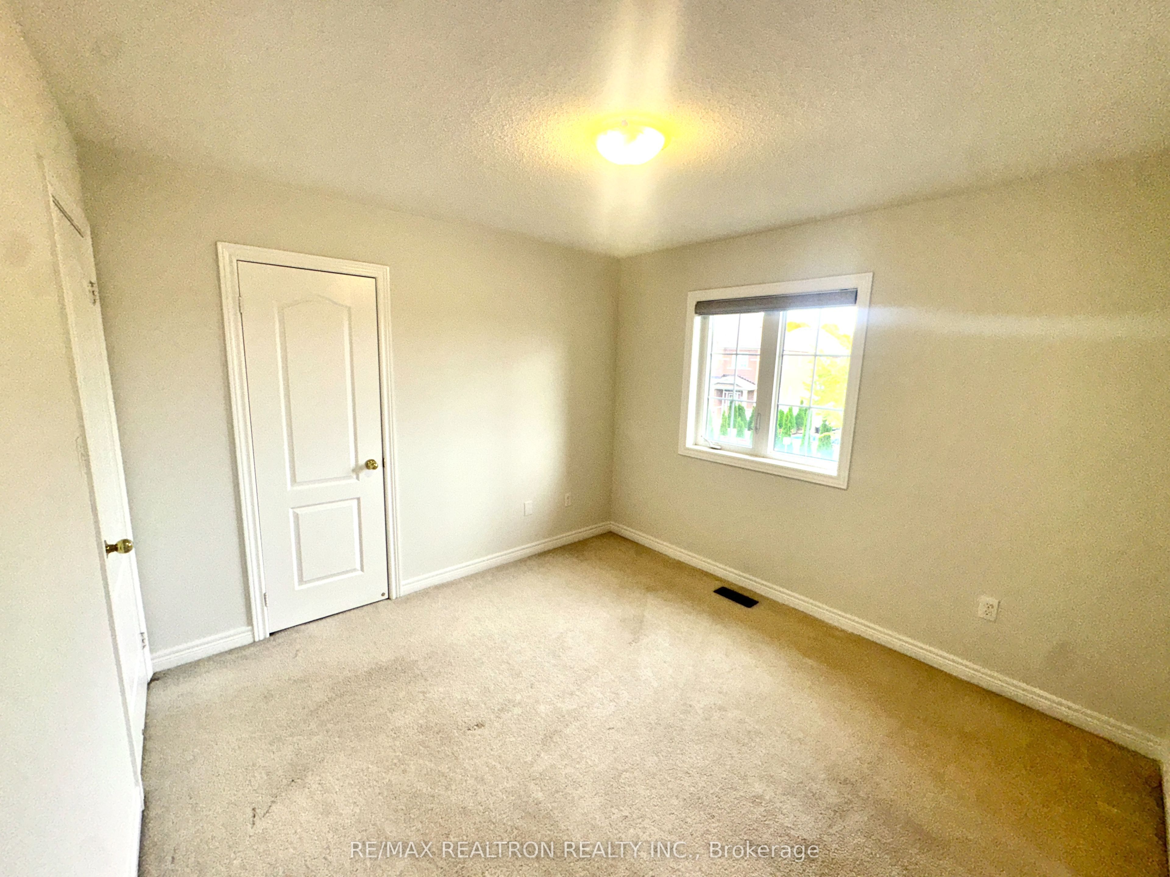 1306 Blencowe Crescent Property Photo 20