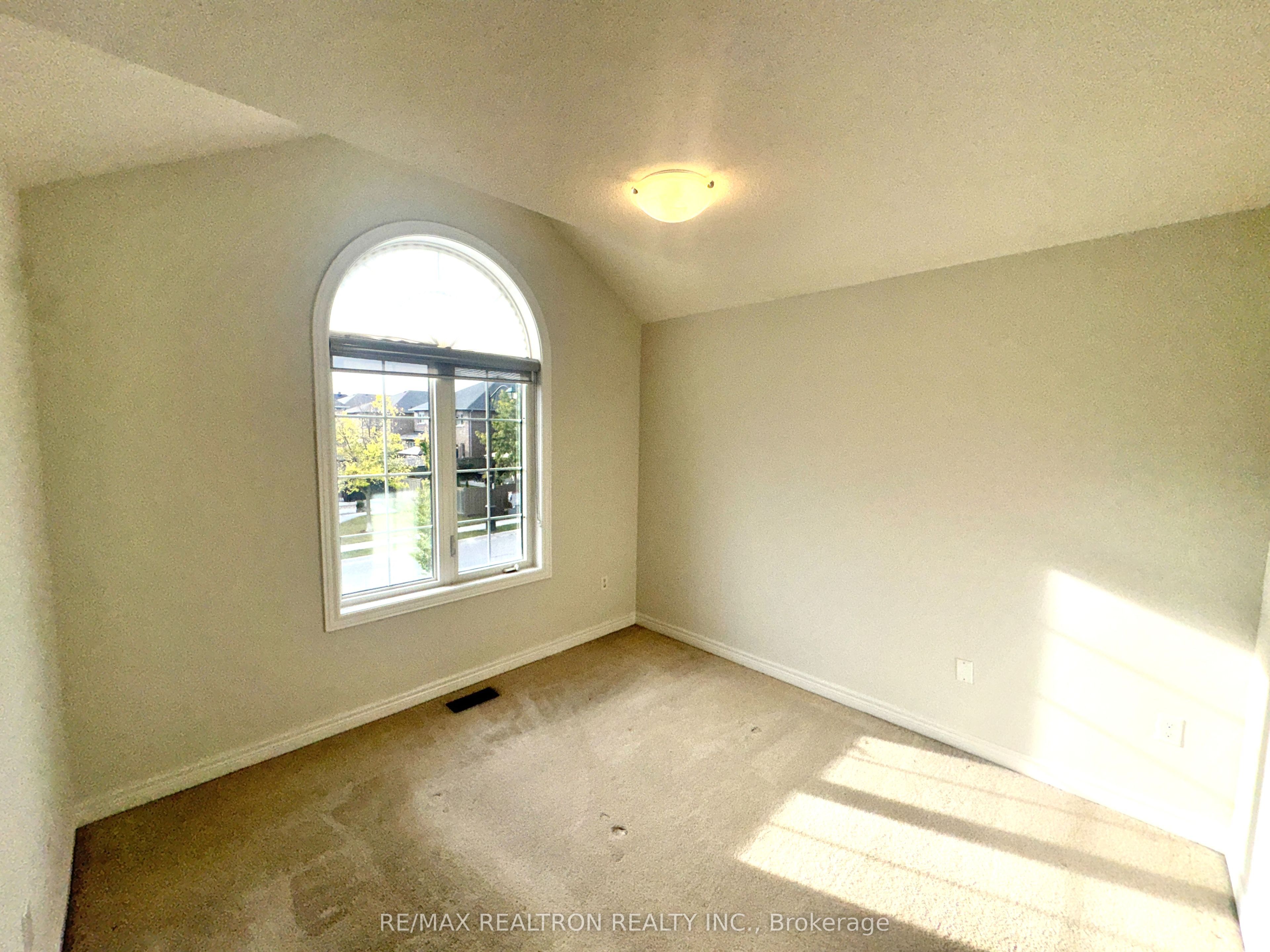 1306 Blencowe Crescent Property Photo 24