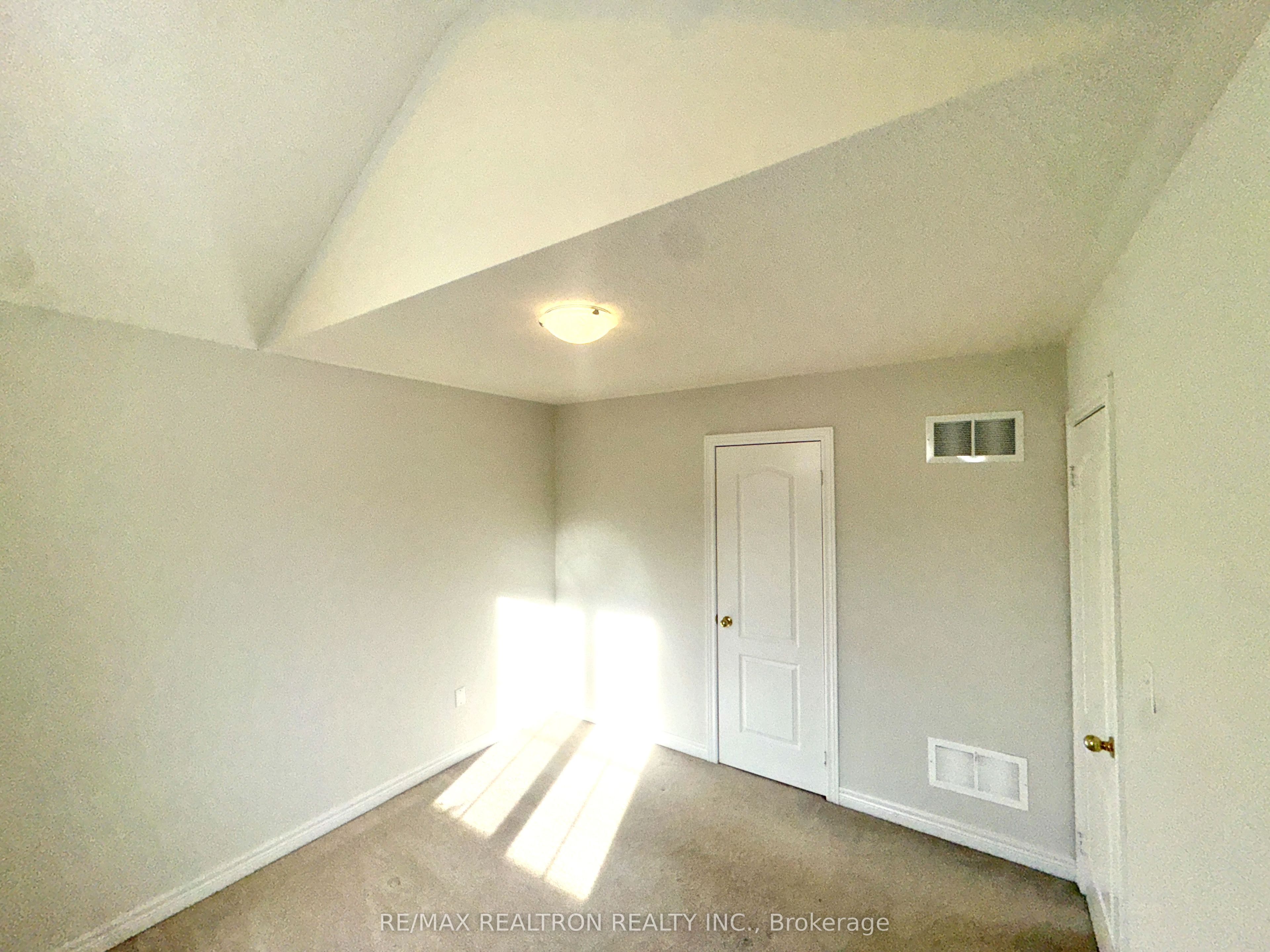 1306 Blencowe Crescent Property Photo 25