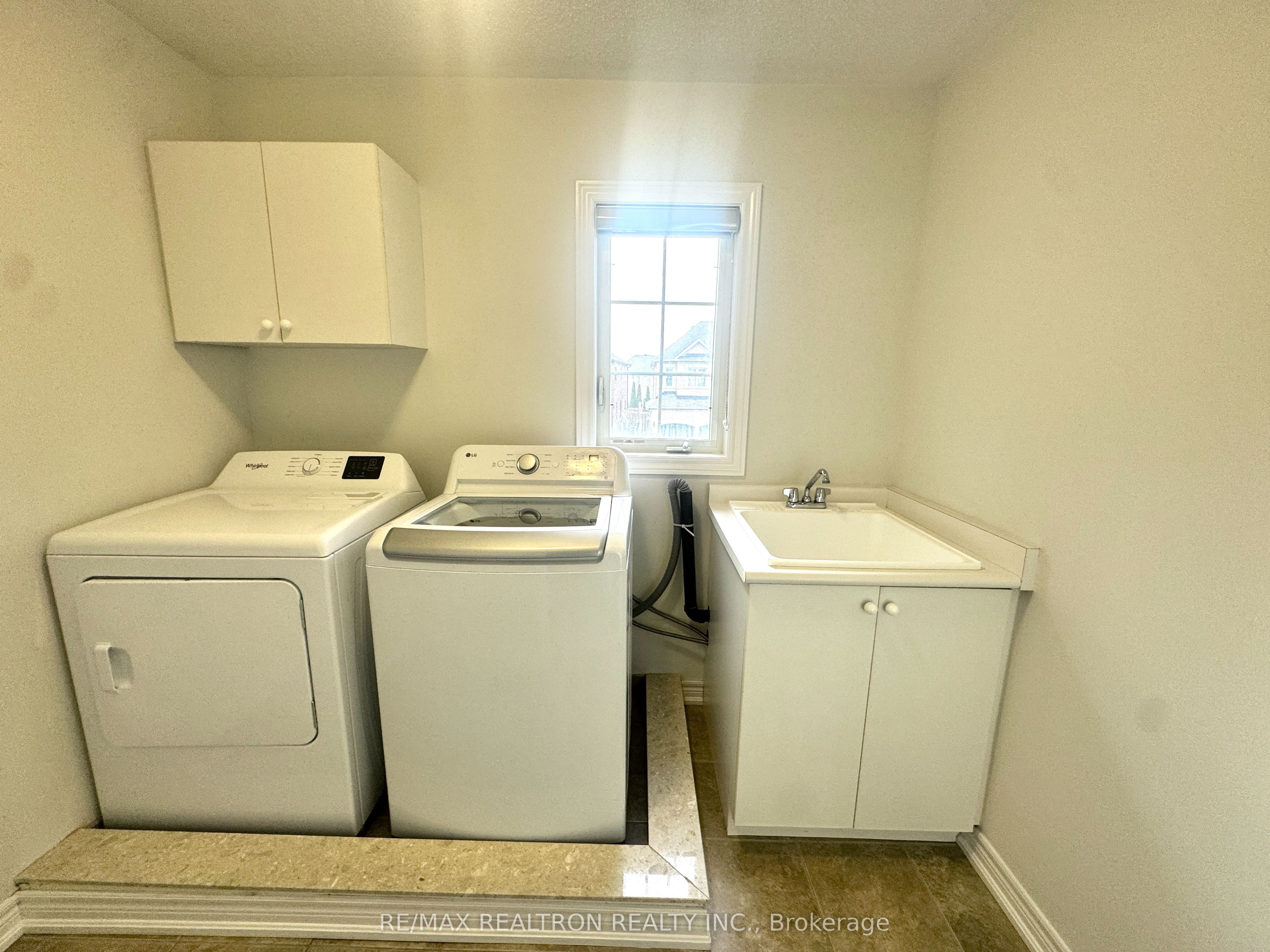 1306 Blencowe Crescent Property Photo 27