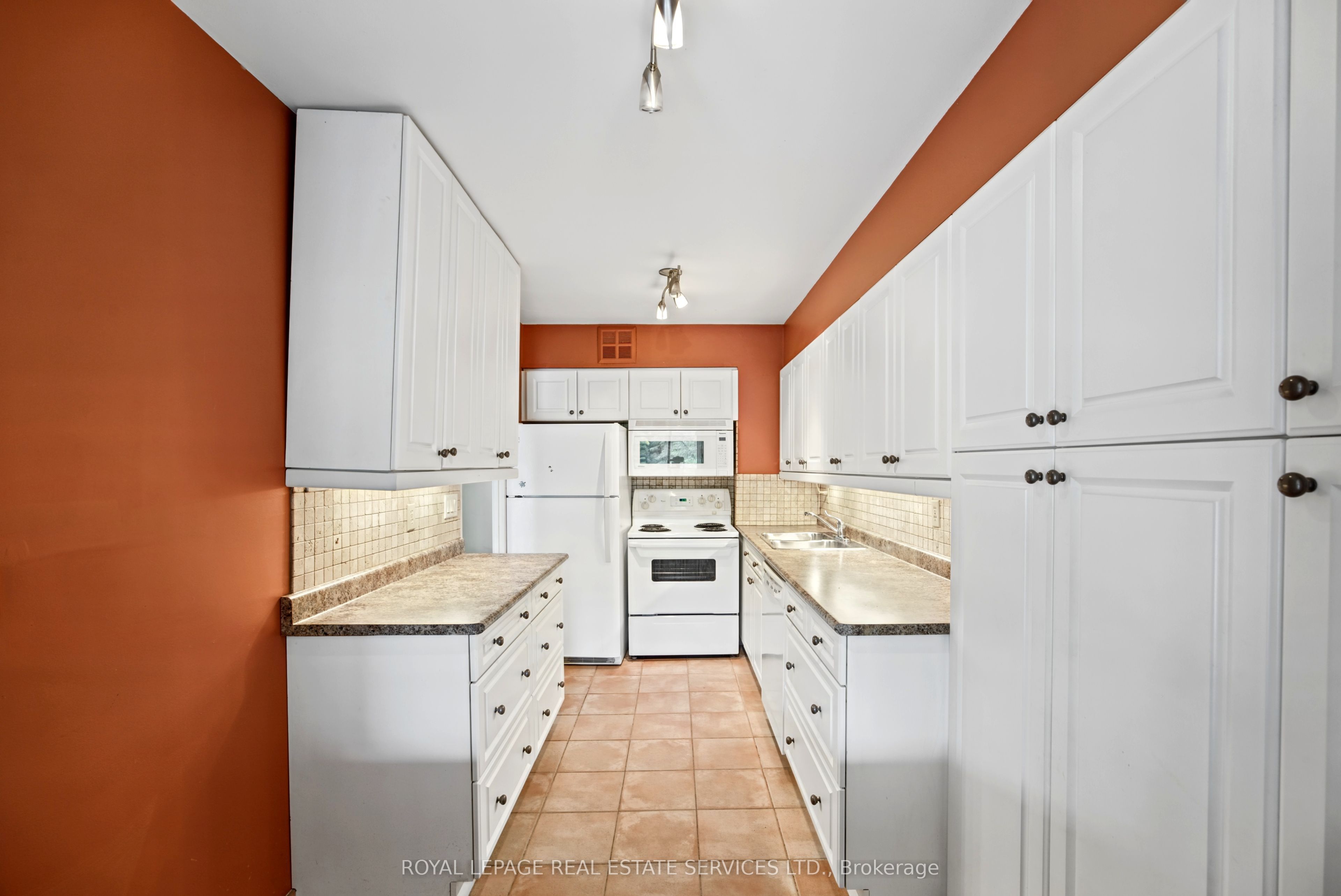 40 Baif Boulevard 313 Property Photo 17