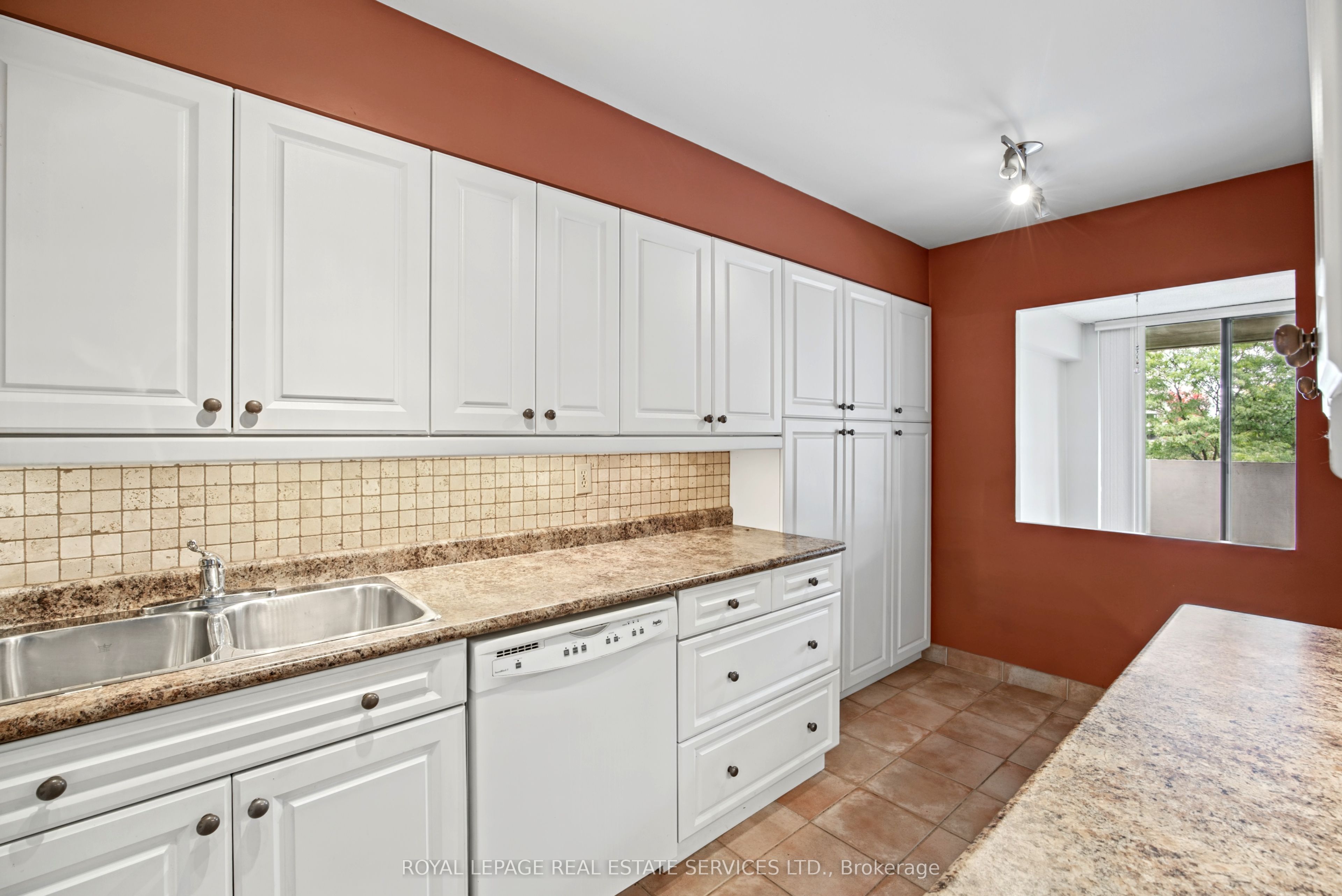 40 Baif Boulevard 313 Property Photo 22