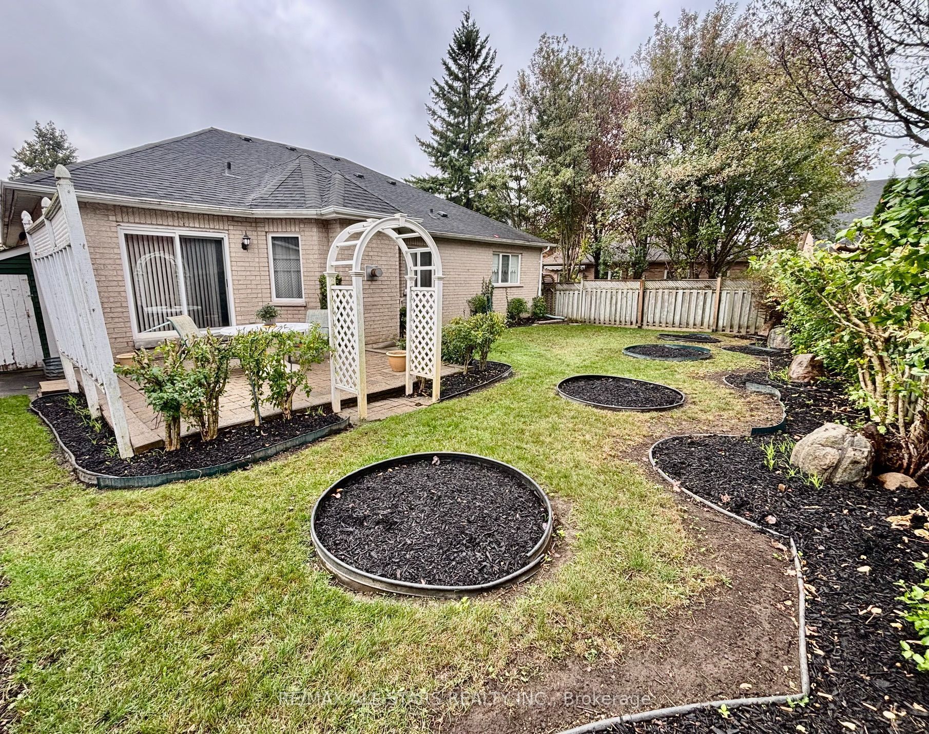 87 Lori Avenue Property Photo 32
