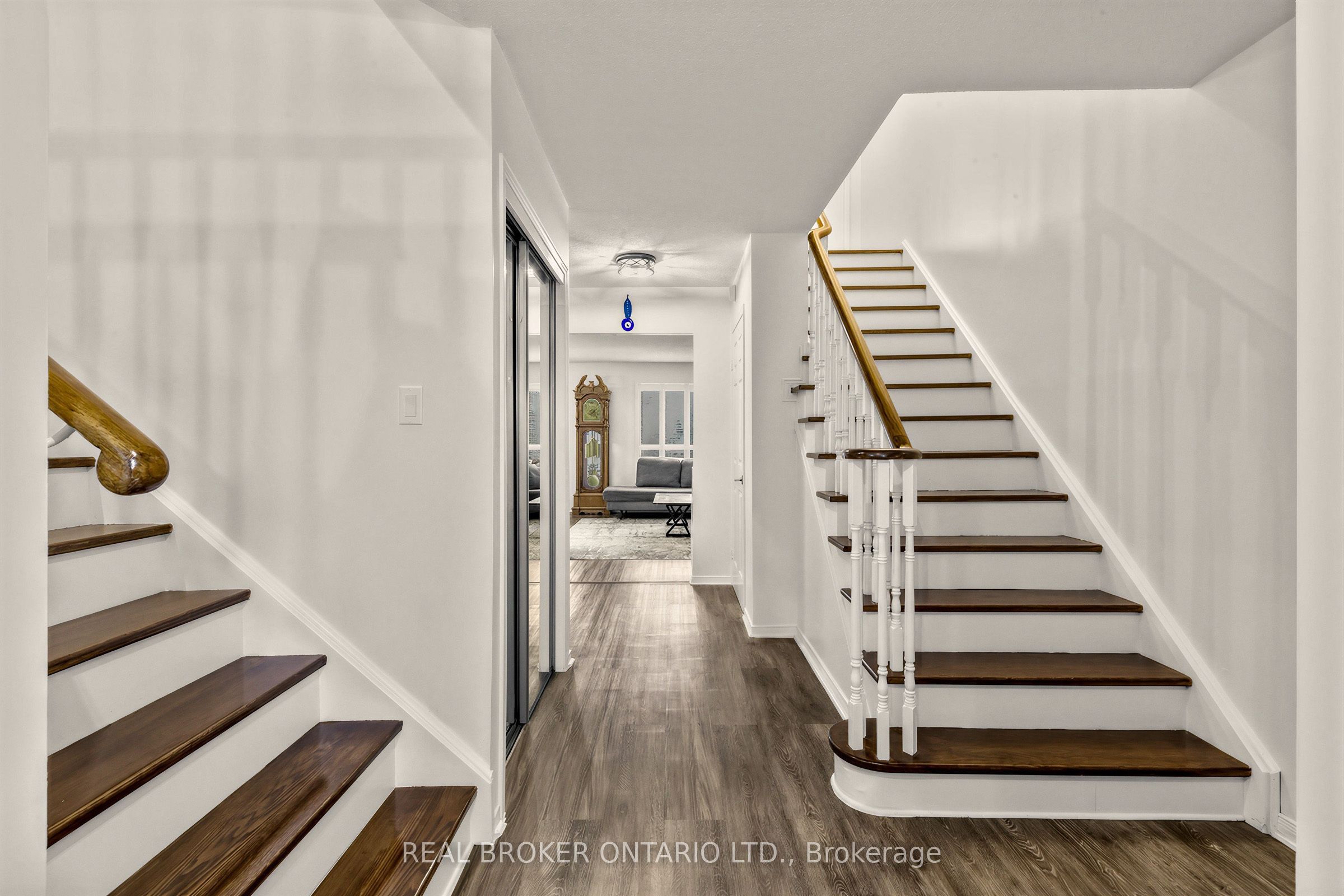 26 White Boulevard Property Photo 4