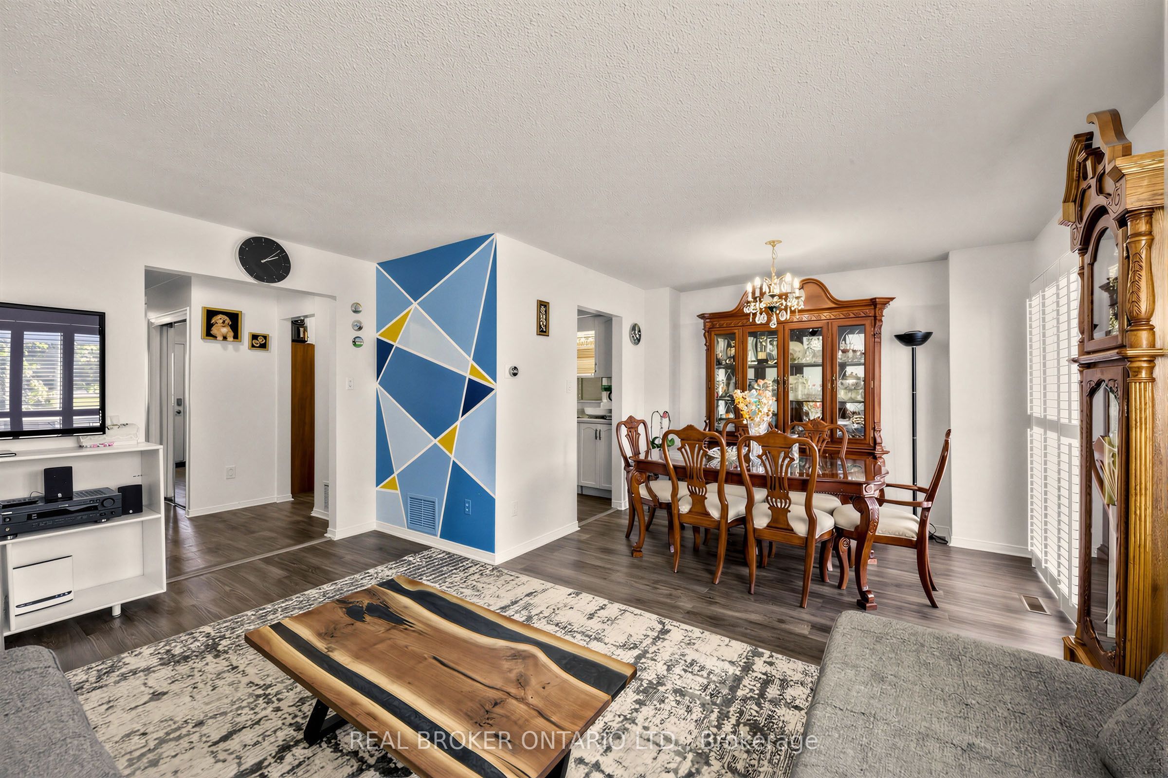 26 White Boulevard Property Photo 12