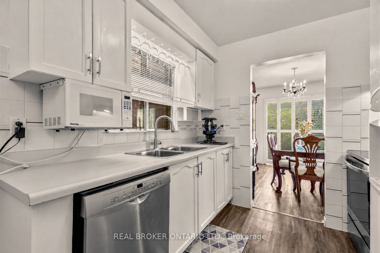 26 White Boulevard Property Photo 13