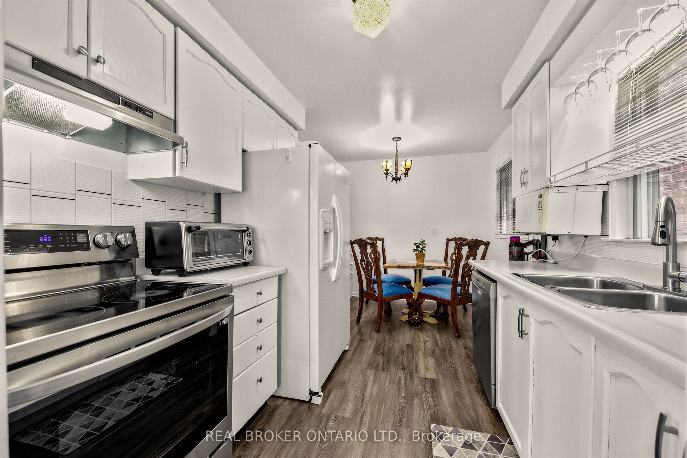 26 White Boulevard Property Photo 14