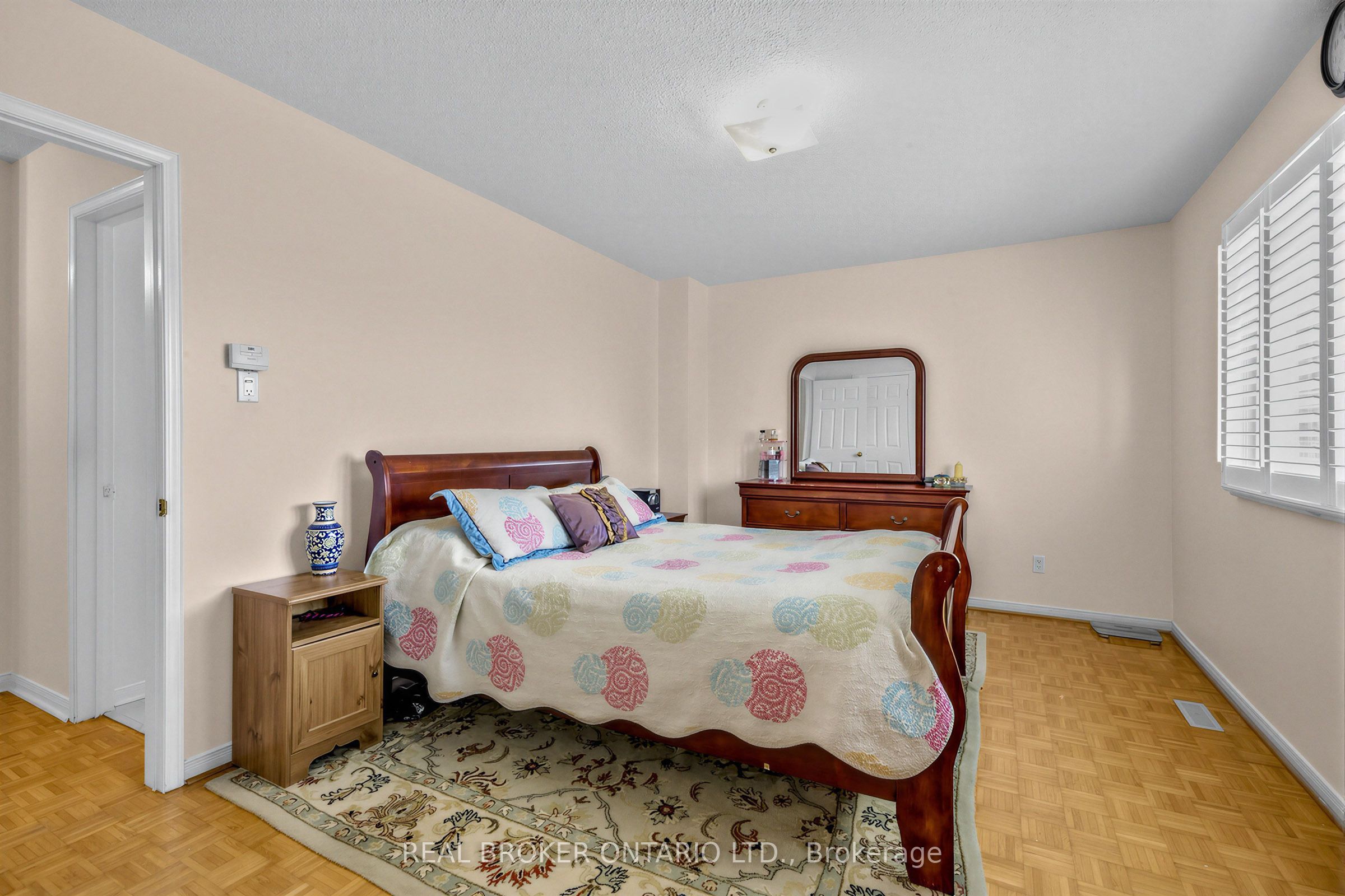 26 White Boulevard Property Photo 19