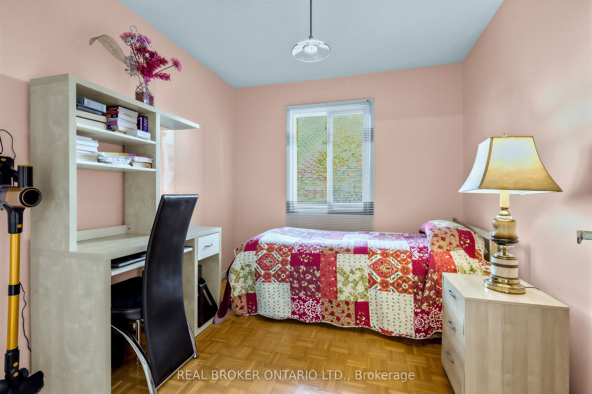 26 White Boulevard Property Photo 24