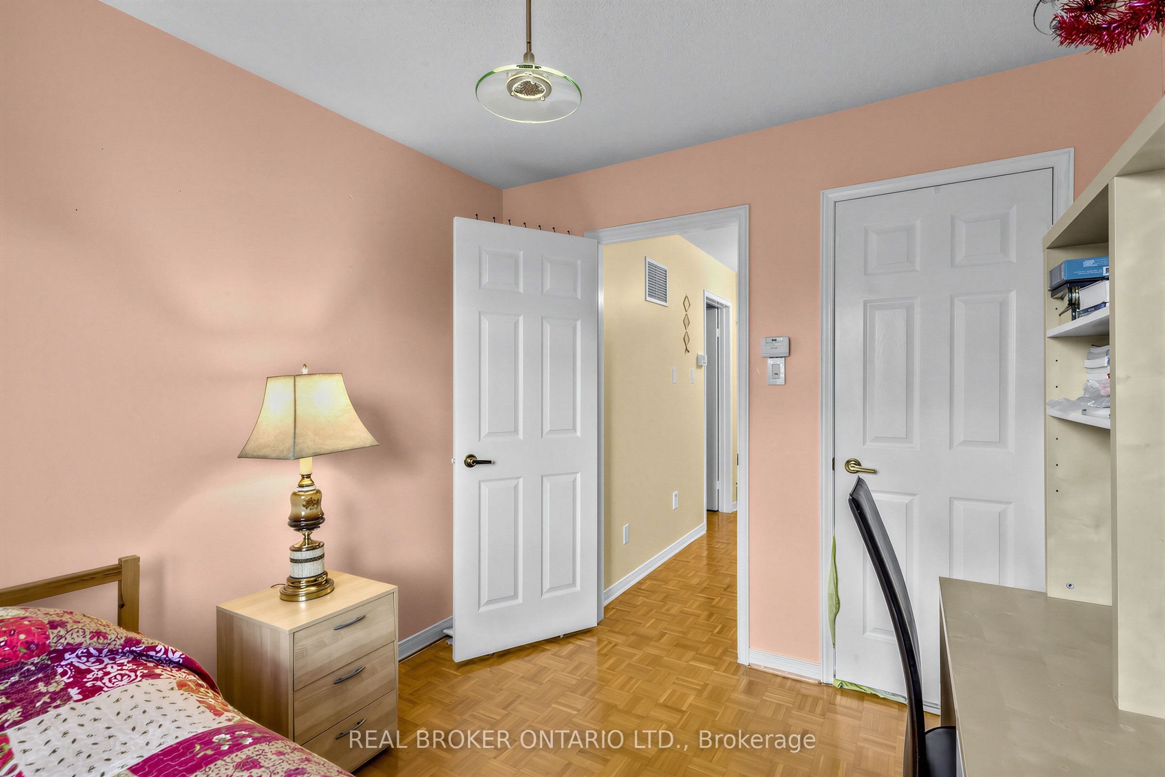 26 White Boulevard Property Photo 25