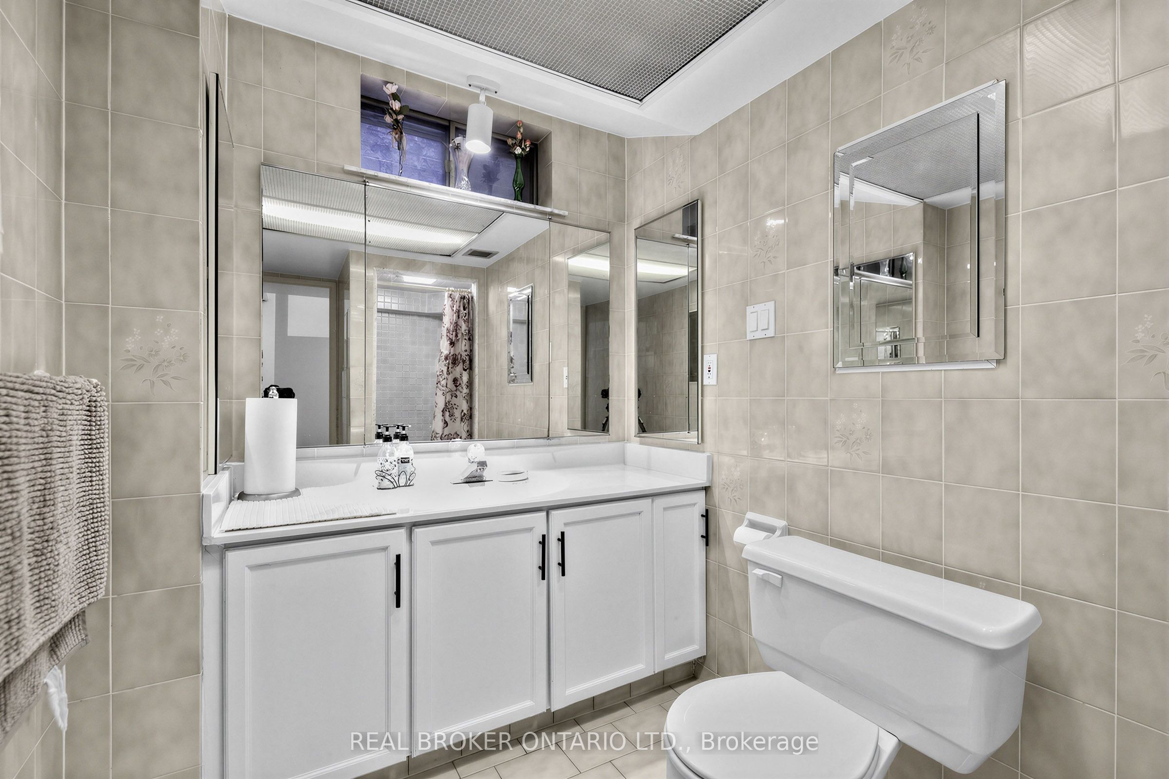 26 White Boulevard Property Photo 28