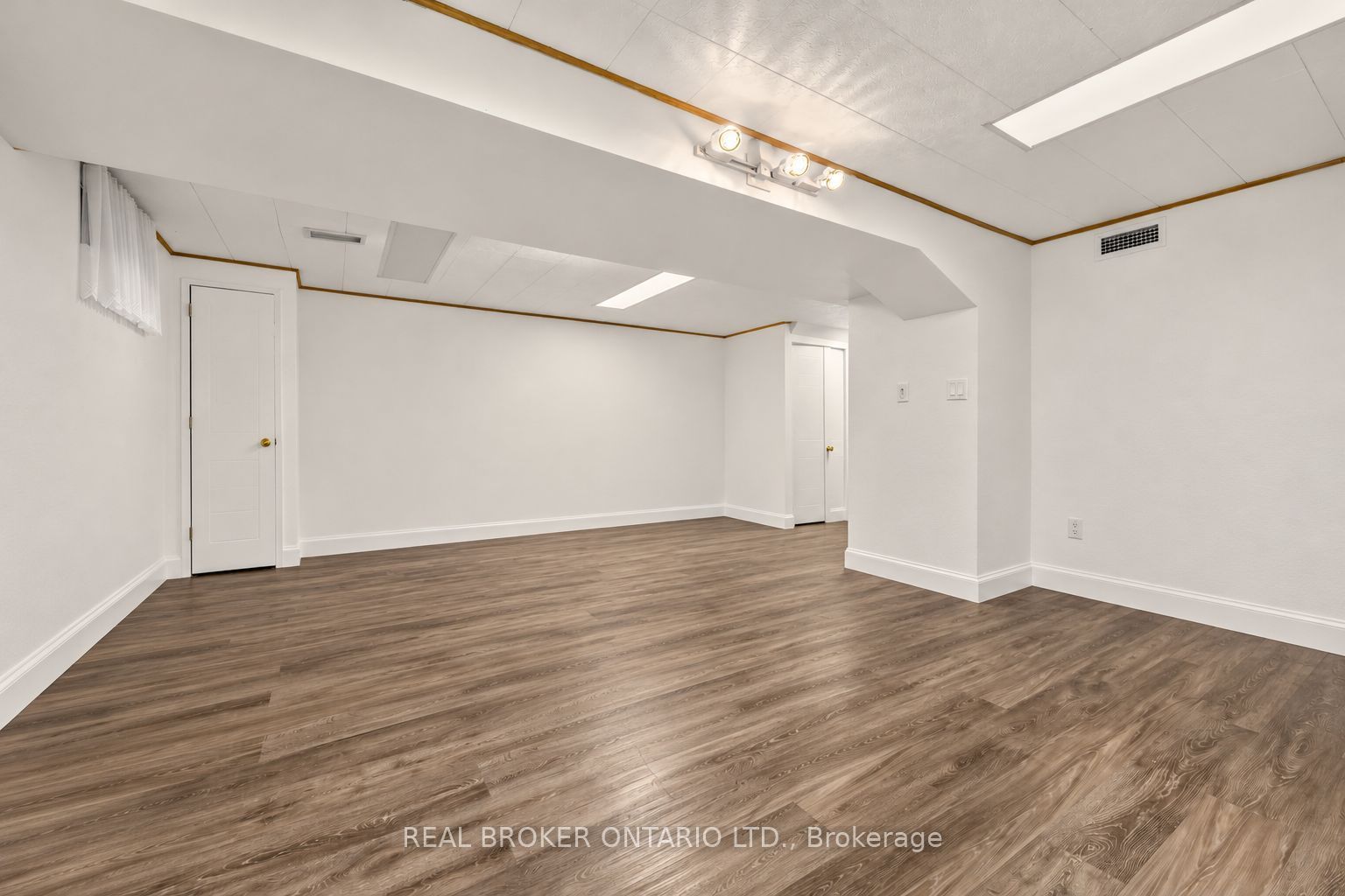 26 White Boulevard Property Photo 30