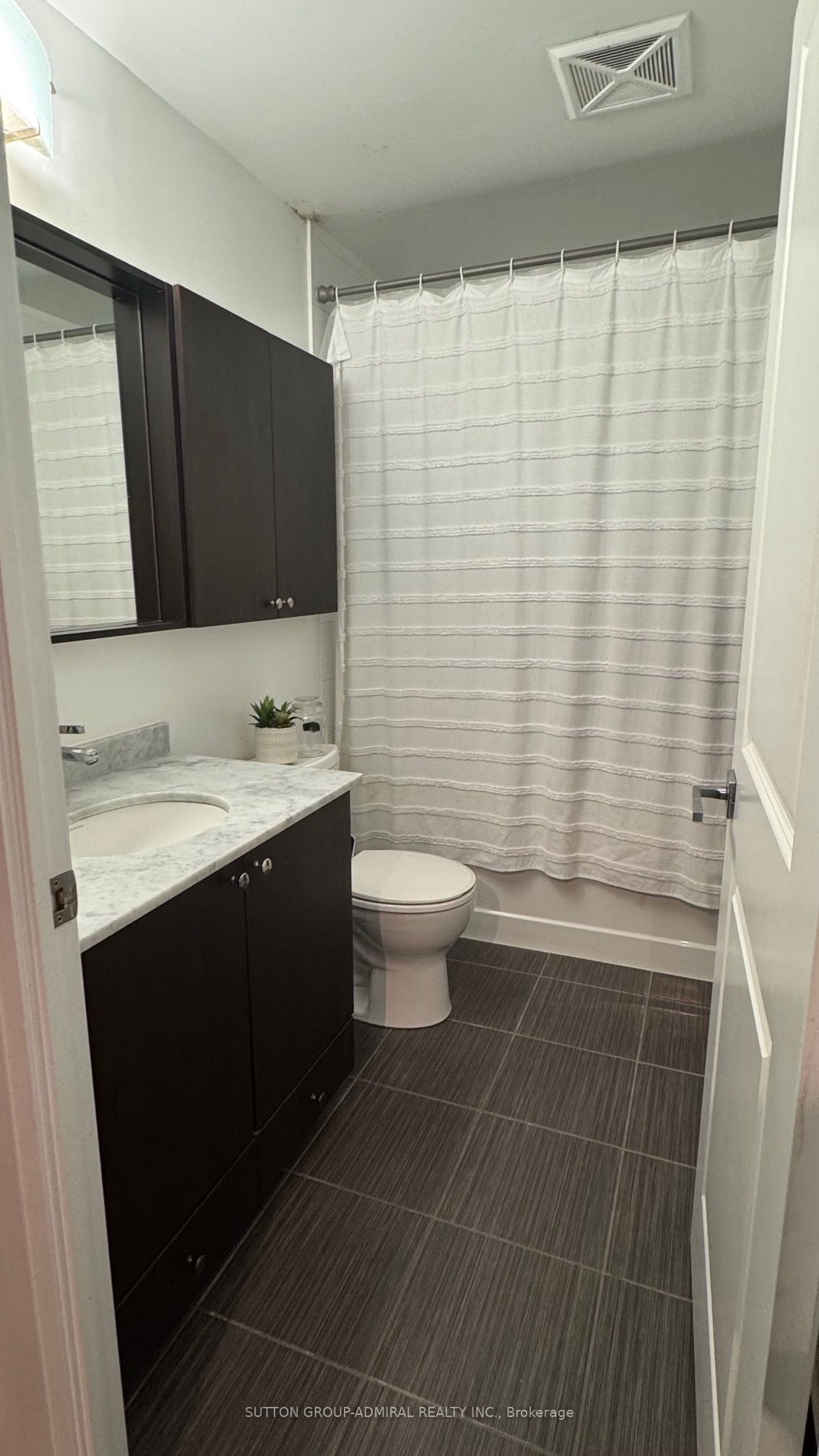 85 North Park Road 102 Property Photo 16