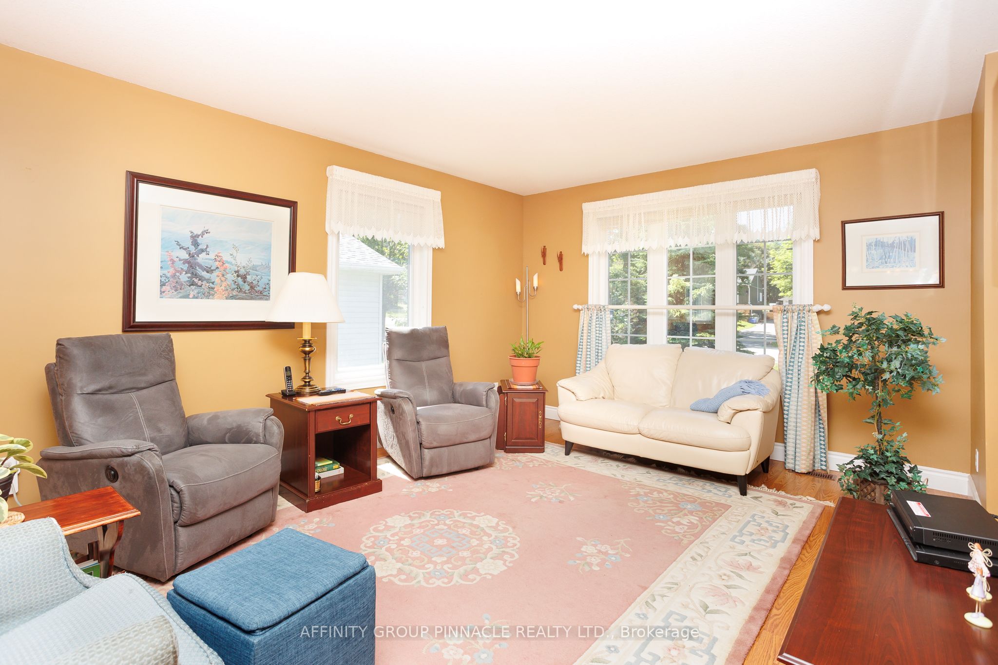 476 Bay Street Property Photo 12