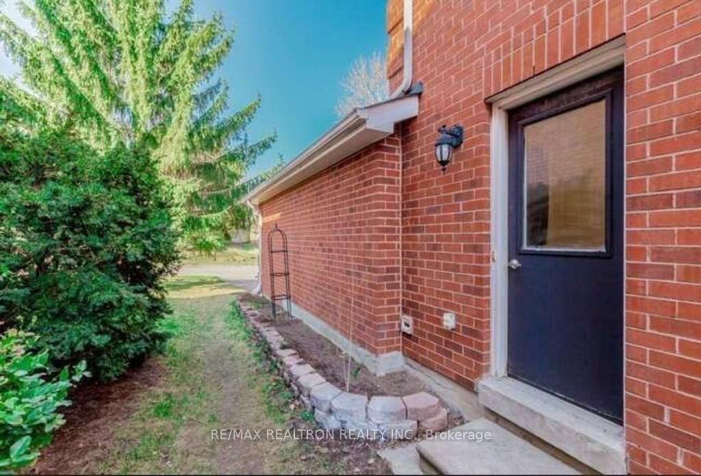 715 Shanahan Boulevard Bsmt Property Photo 2