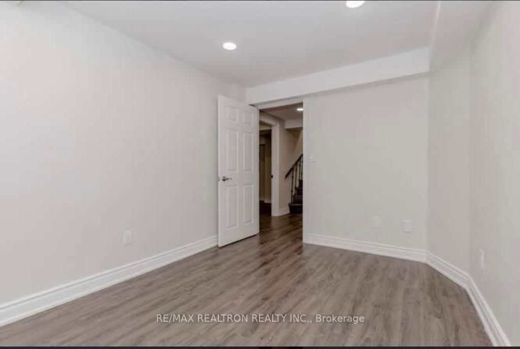 715 Shanahan Boulevard Bsmt Property Photo 5