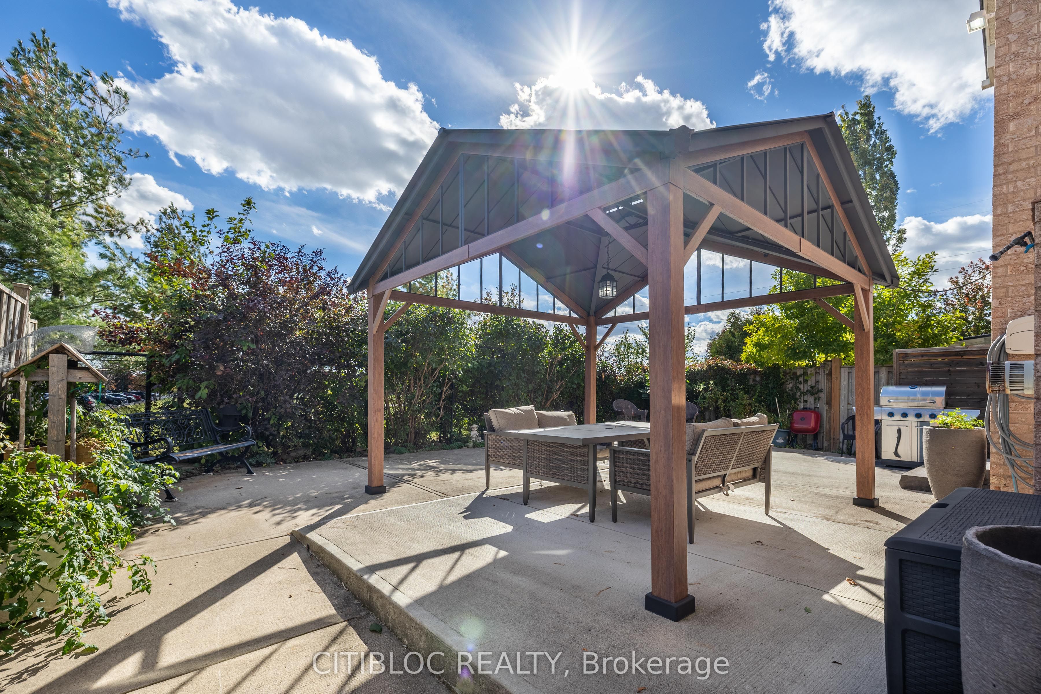 121 Silverado Trail Property Photo 44