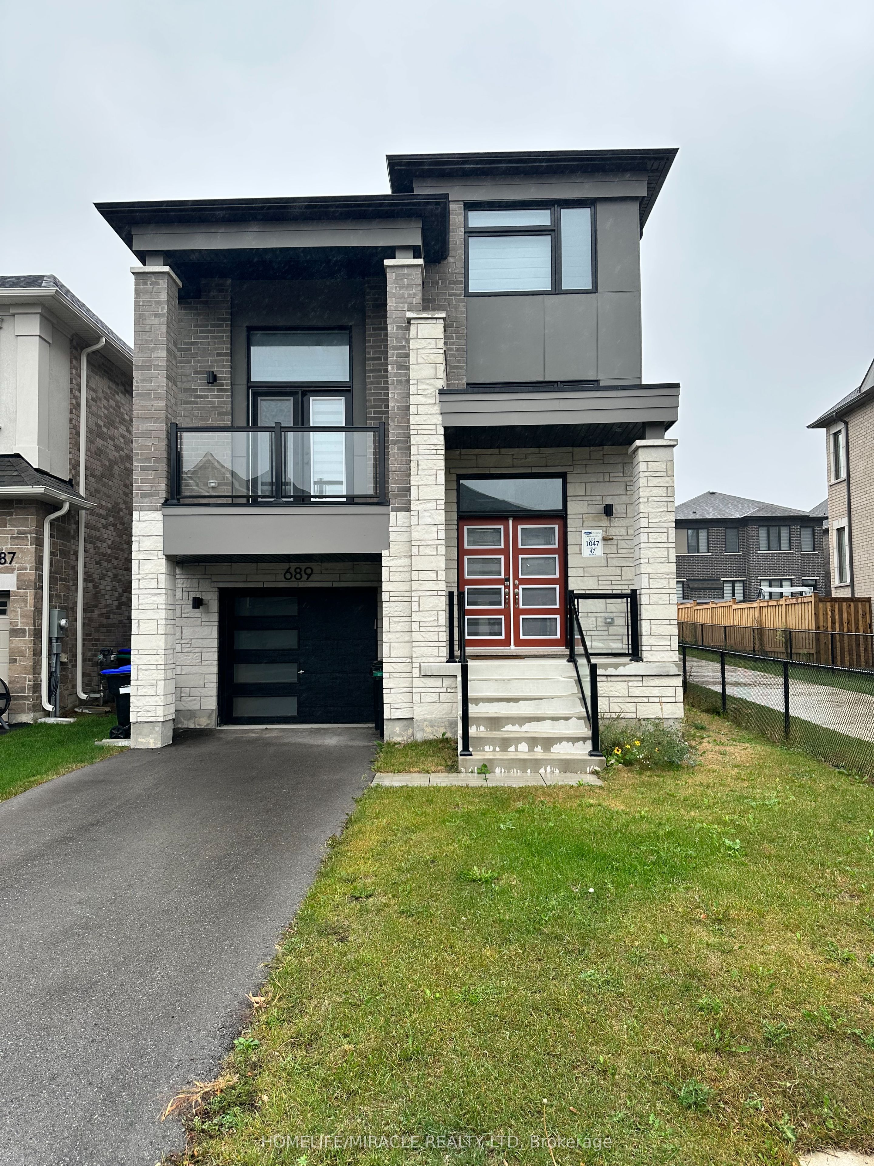 689 Mika Street Property Photo 1