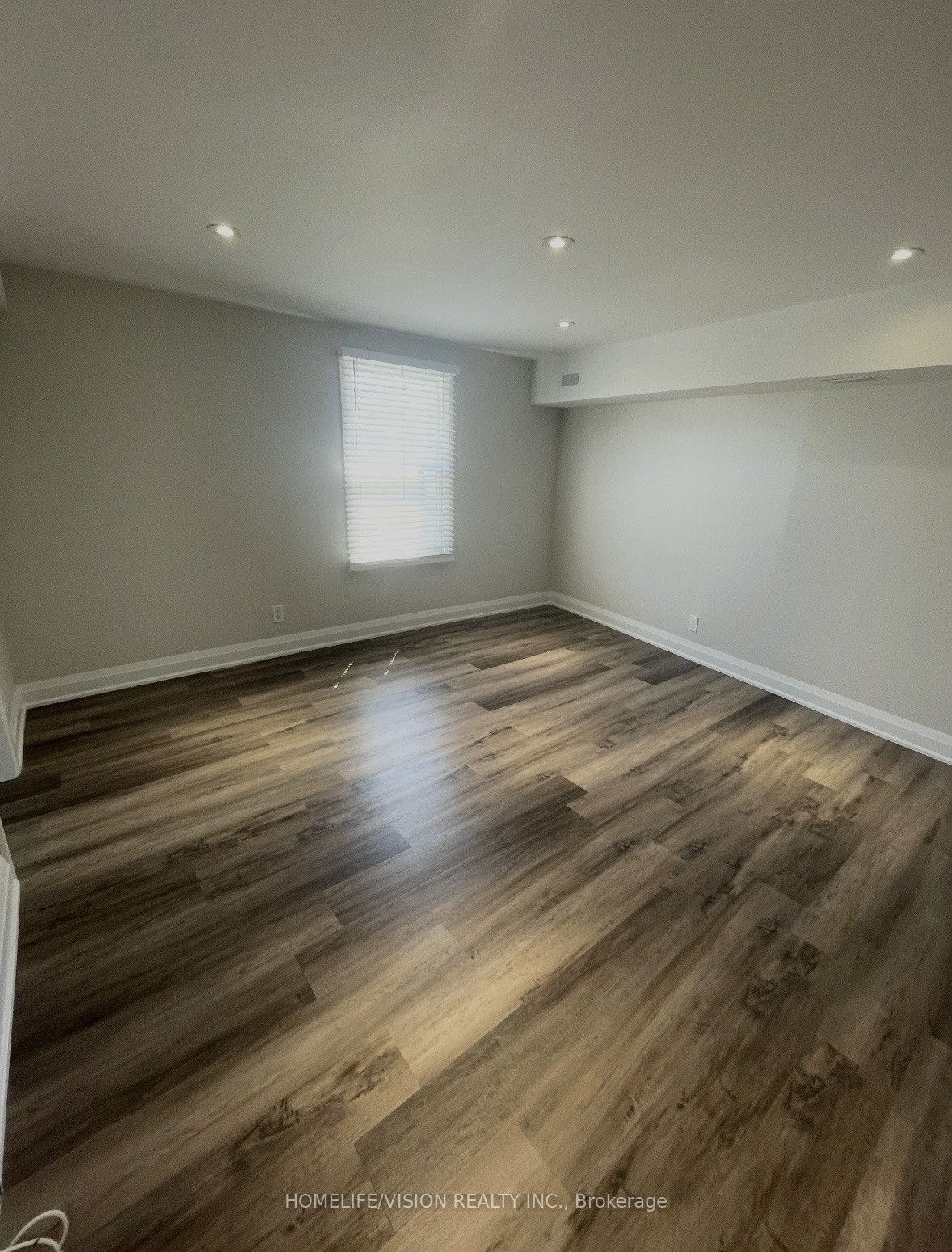 6273 Yonge Street Property Photo 1
