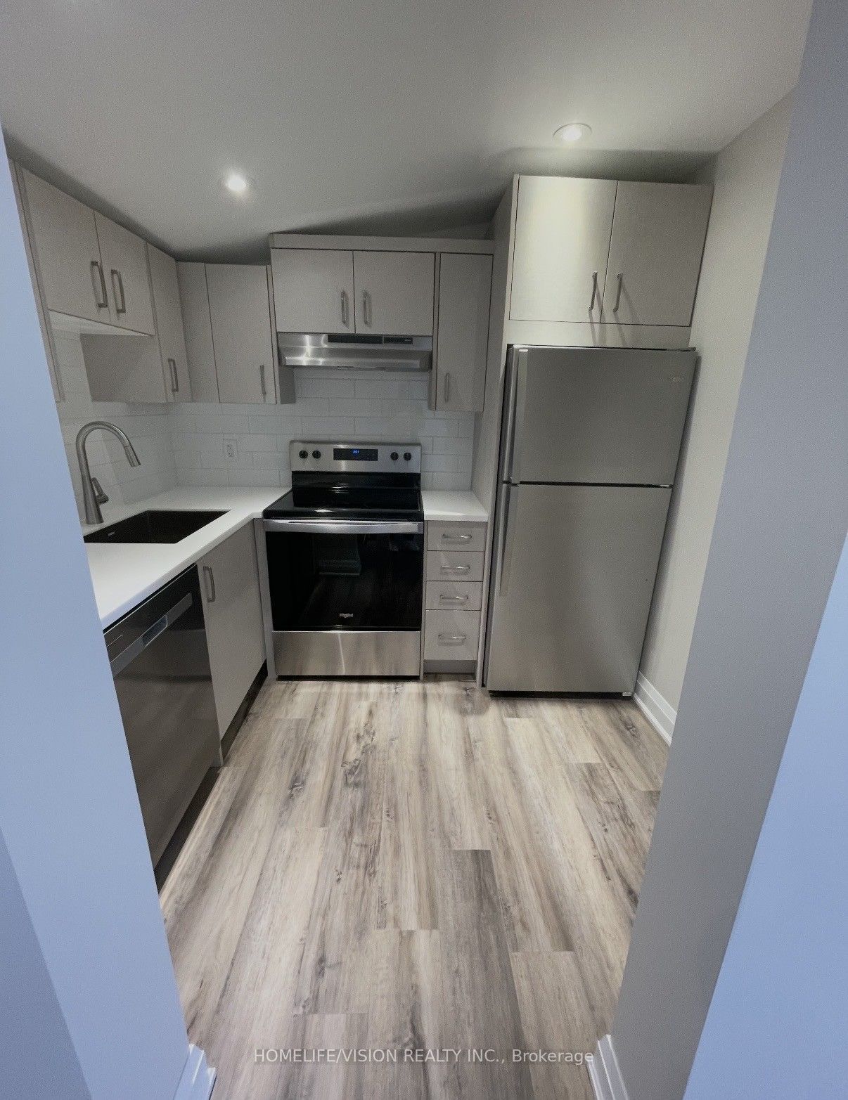 6273 Yonge Street Property Photo 5