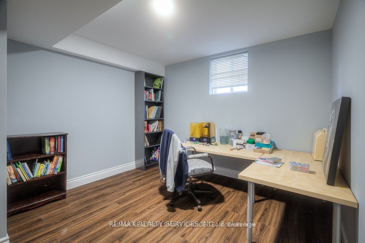 243 Gord Clelland Gate Bsmt Property Photo 17