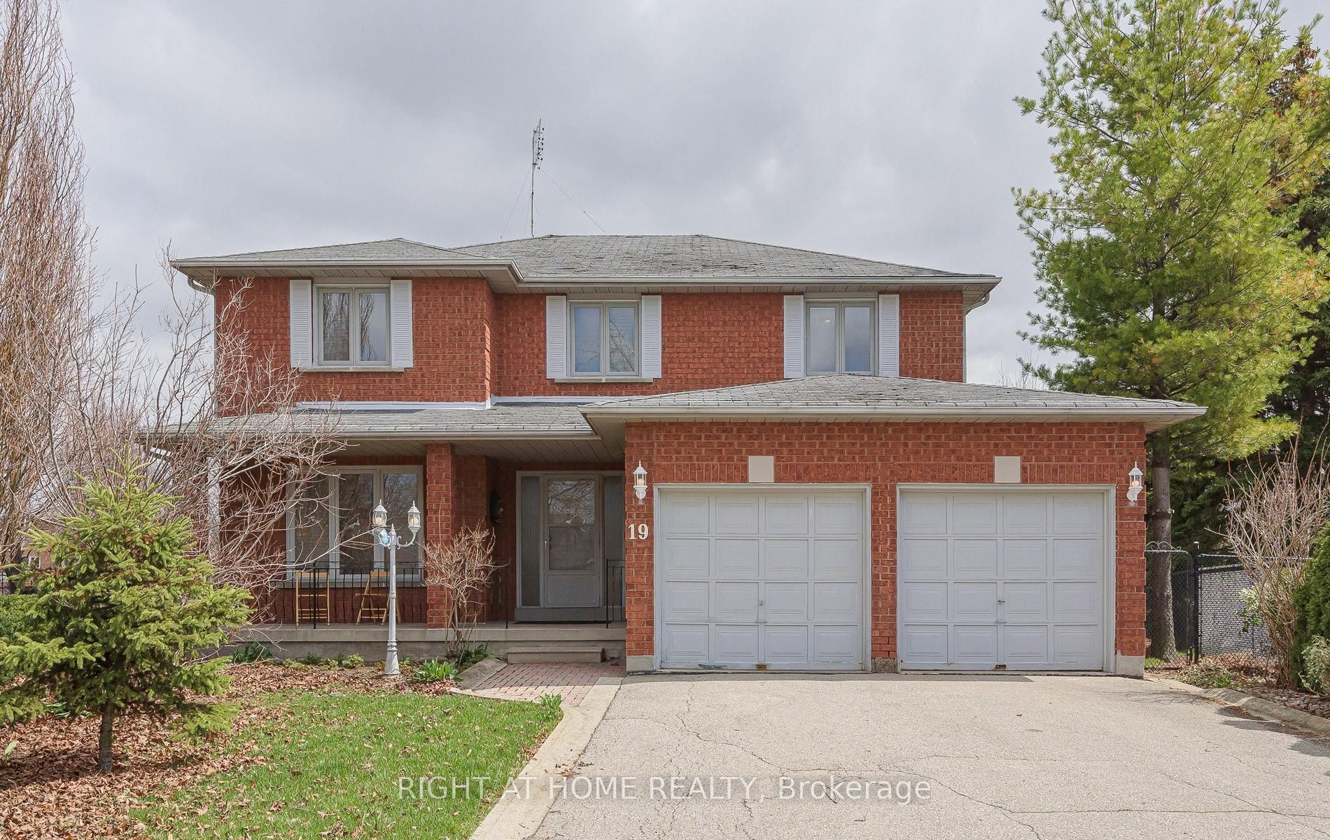 19 Western Skies Court Property Photo 1