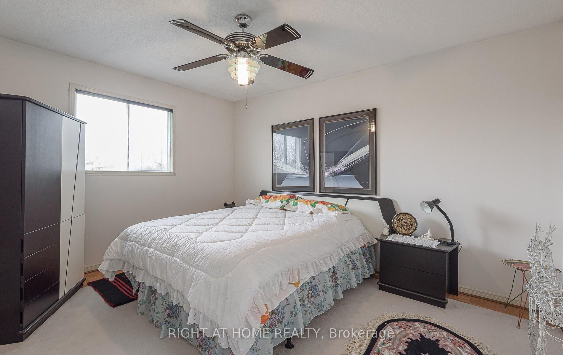 19 Western Skies Court Property Photo 14
