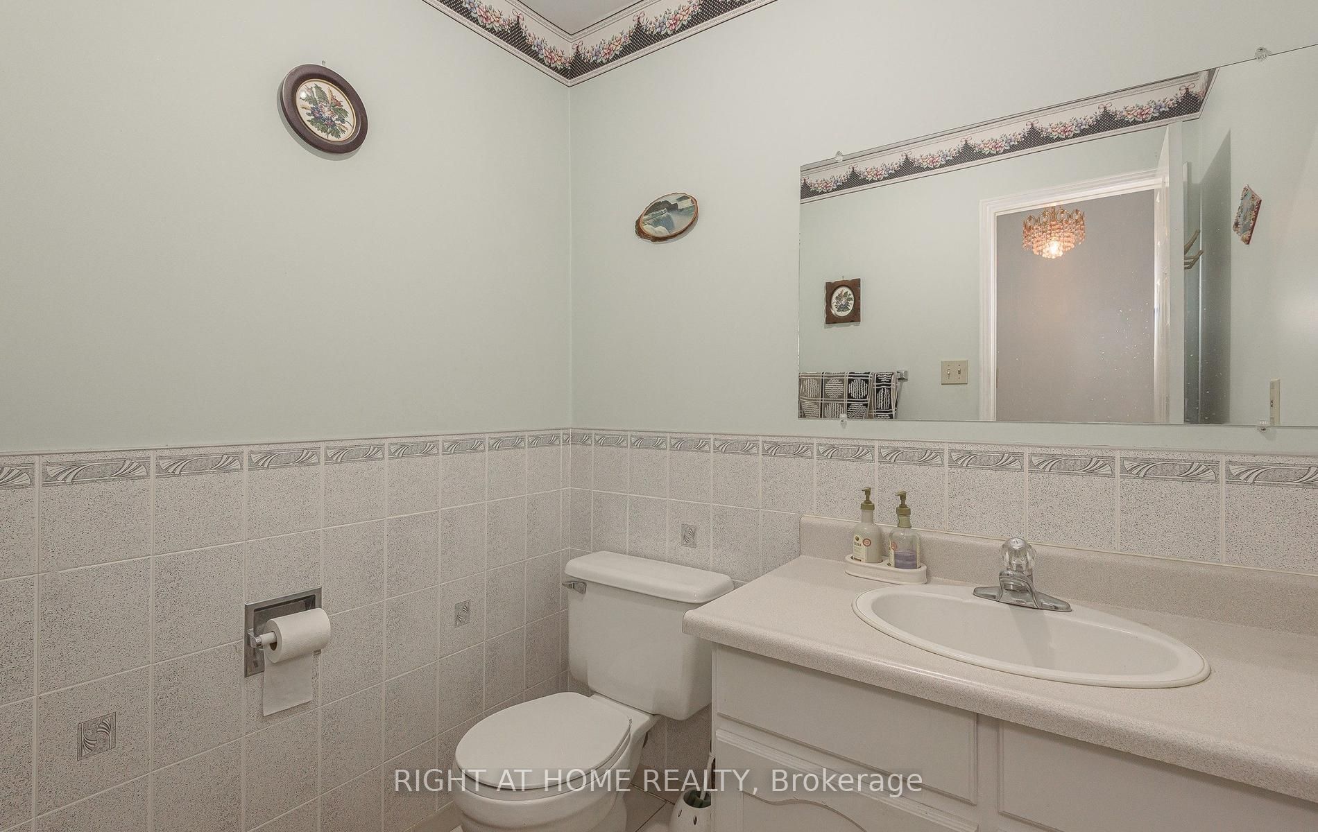 19 Western Skies Court Property Photo 21
