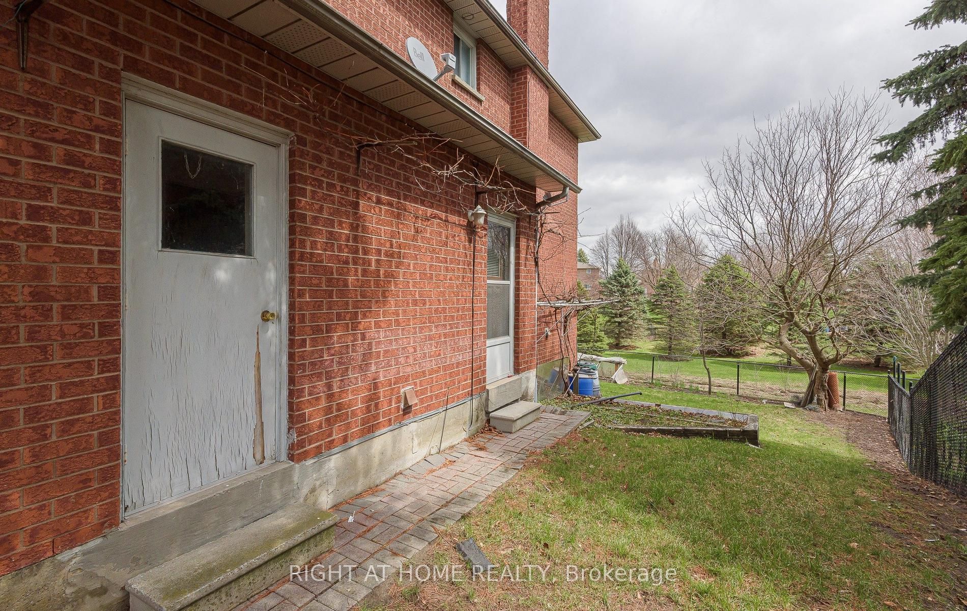19 Western Skies Court Property Photo 22