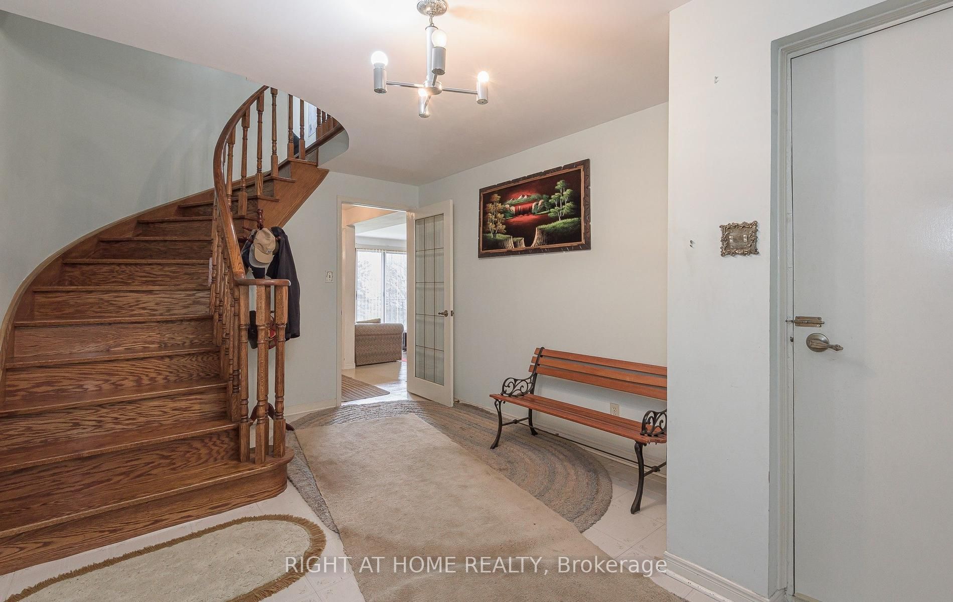 19 Western Skies Court Property Photo 23