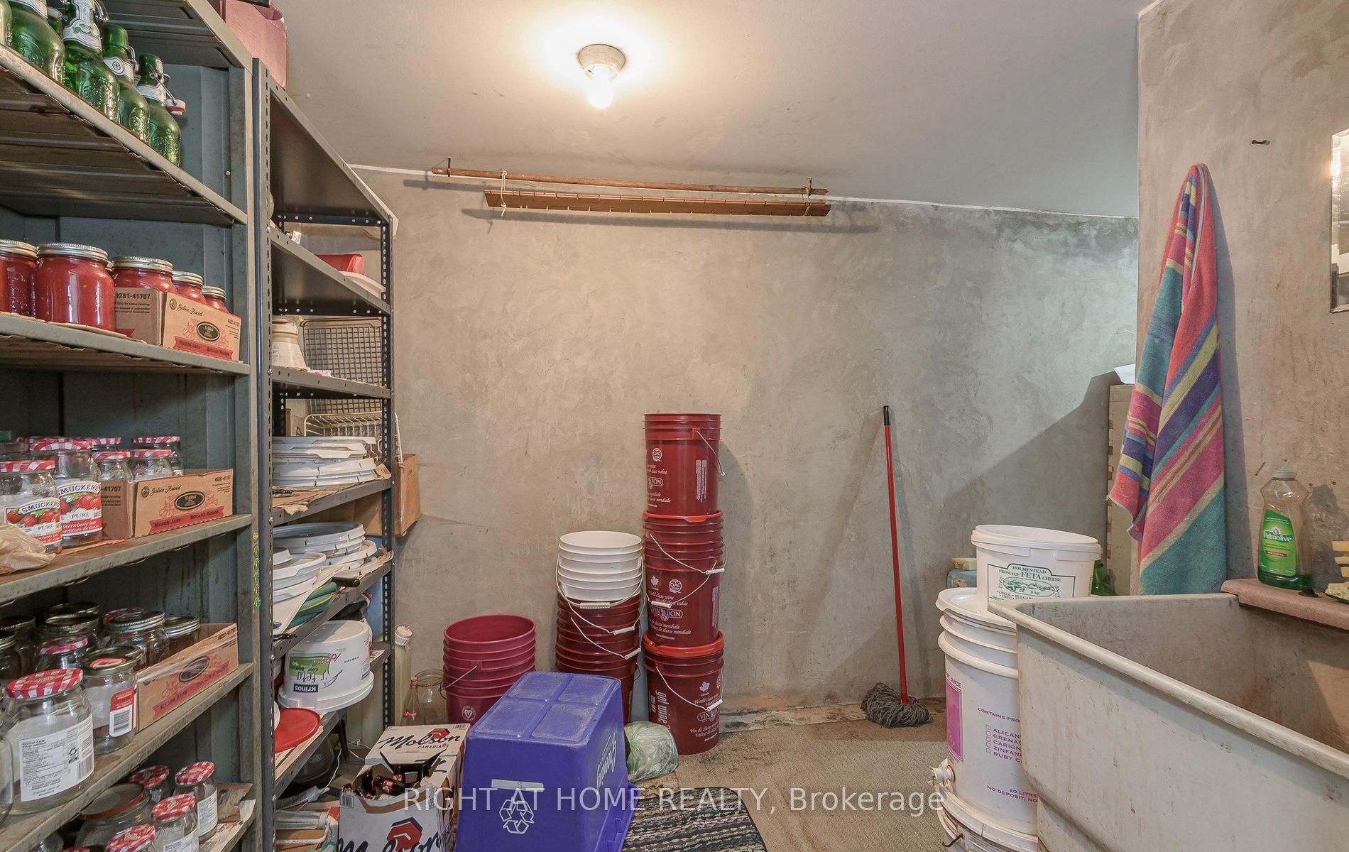 19 Western Skies Court Property Photo 27