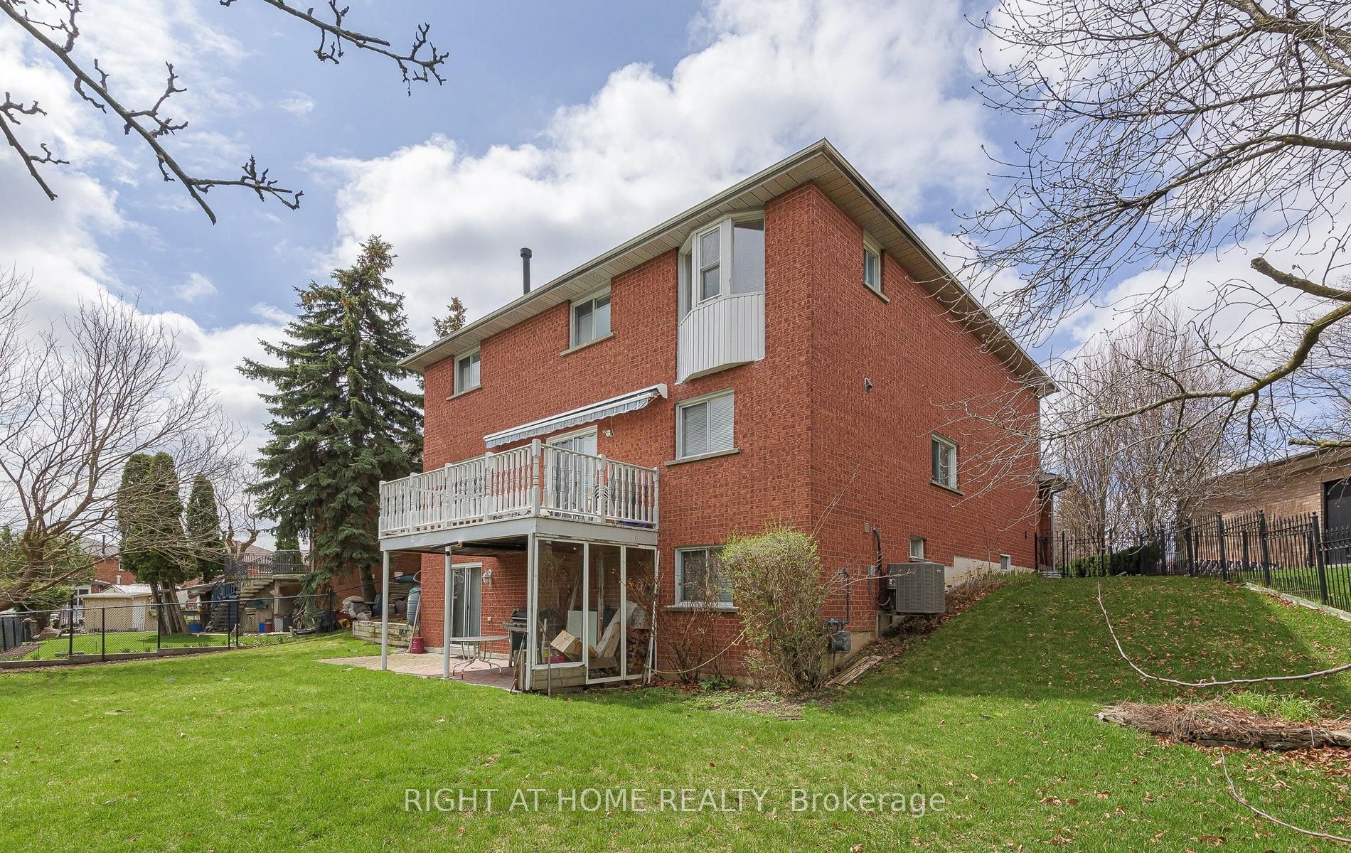 19 Western Skies Court Property Photo 33