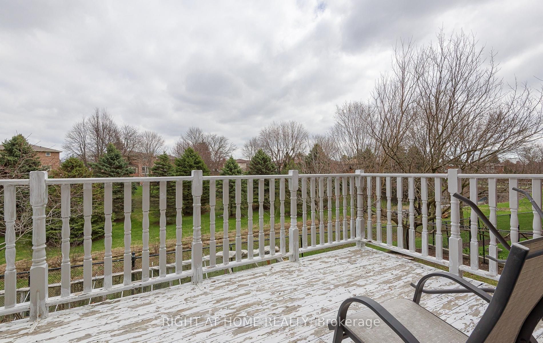 19 Western Skies Court Property Photo 35