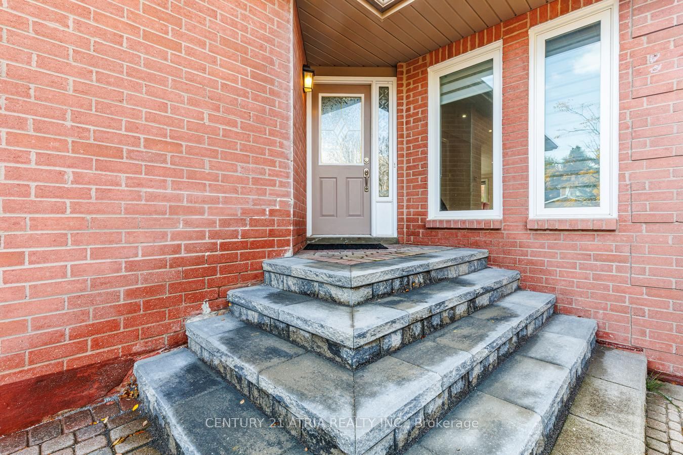 39 Chiswick Crescent Property Photo 3