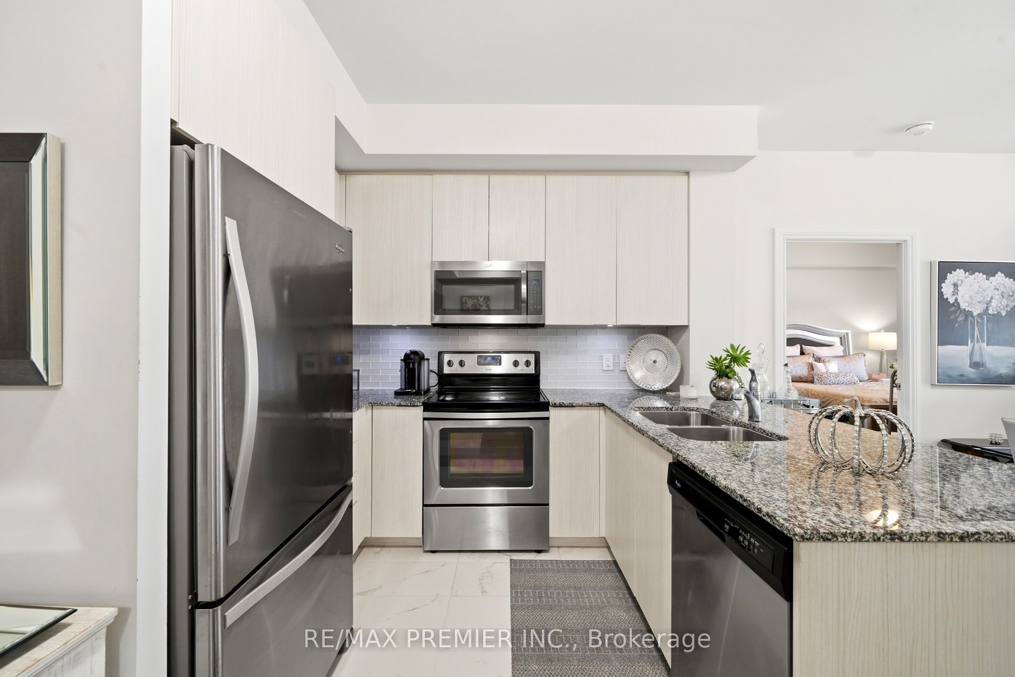 86 Woodbridge Avenue 303 Property Photo 12