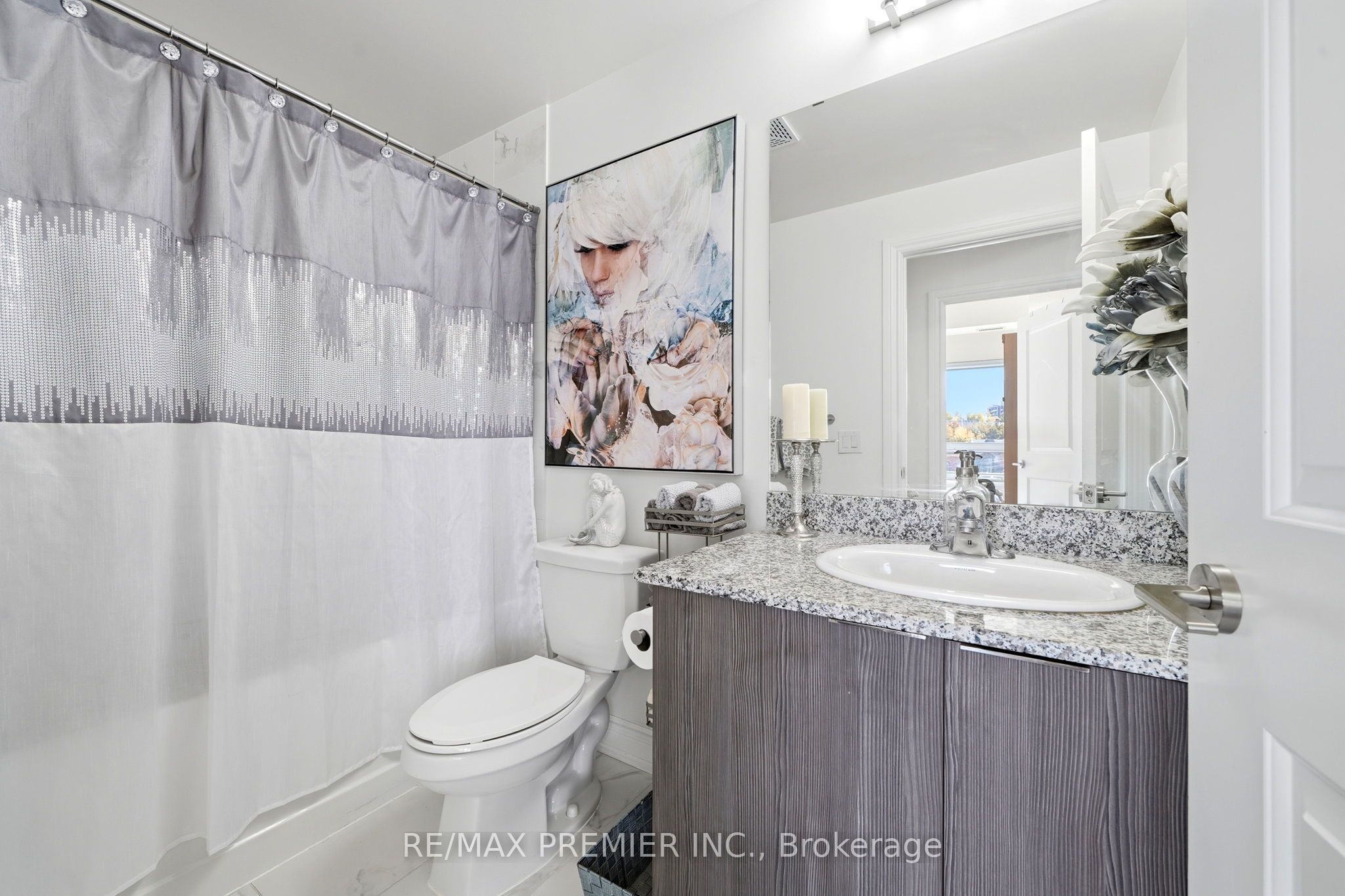 86 Woodbridge Avenue 303 Property Photo 14