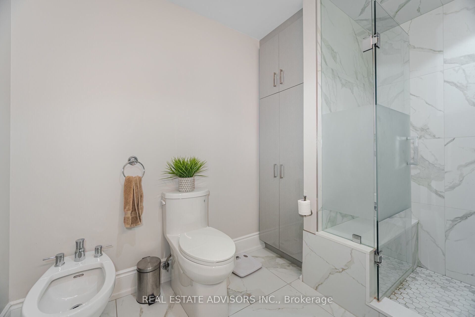 53 Woodbridge Avenue 313 Property Photo 20