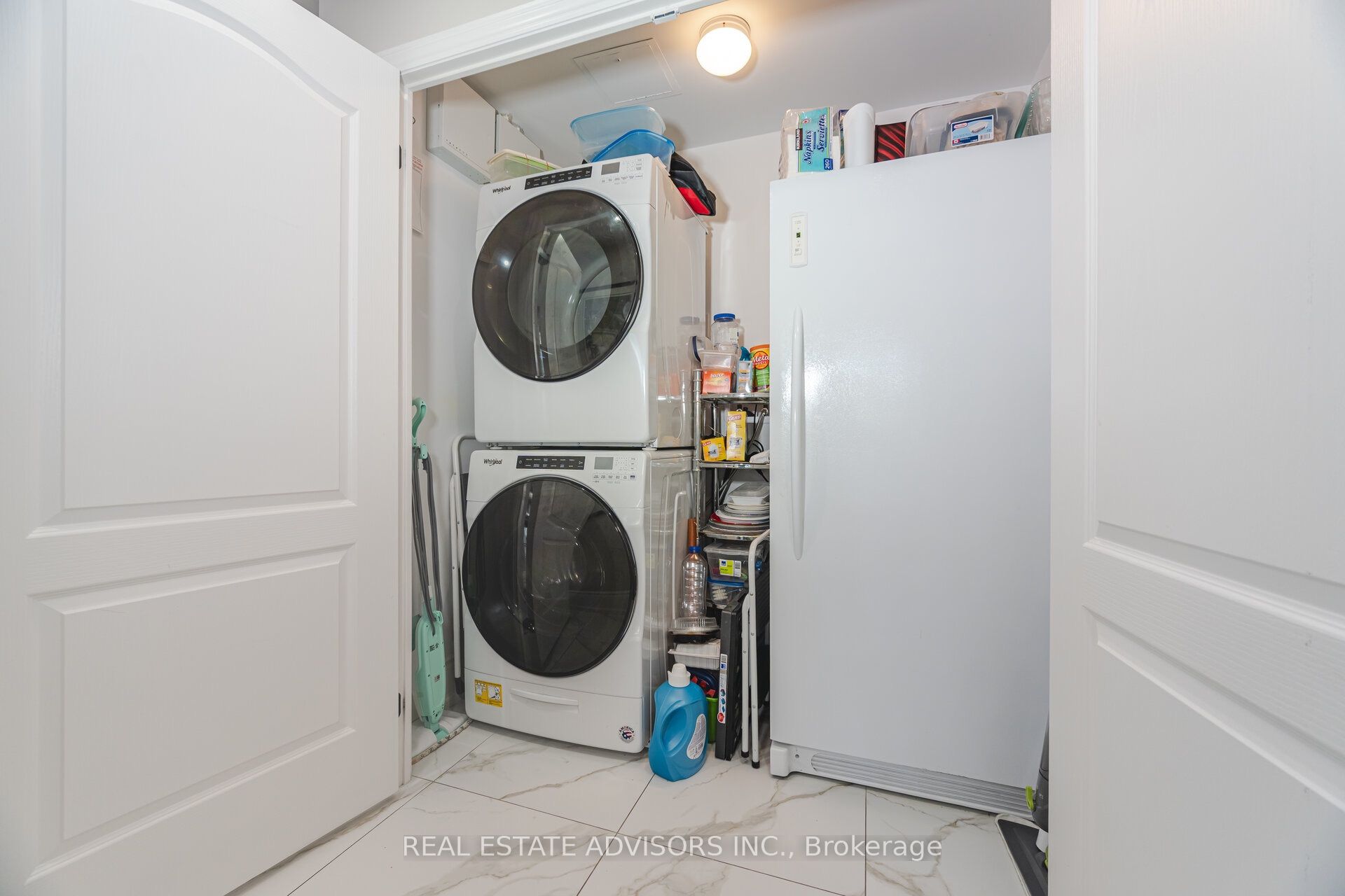 53 Woodbridge Avenue 313 Property Photo 28
