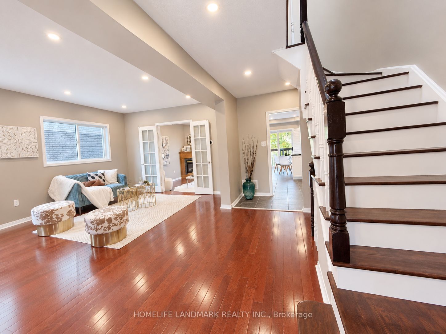 813 Stonehaven Avenue Property Photo 3