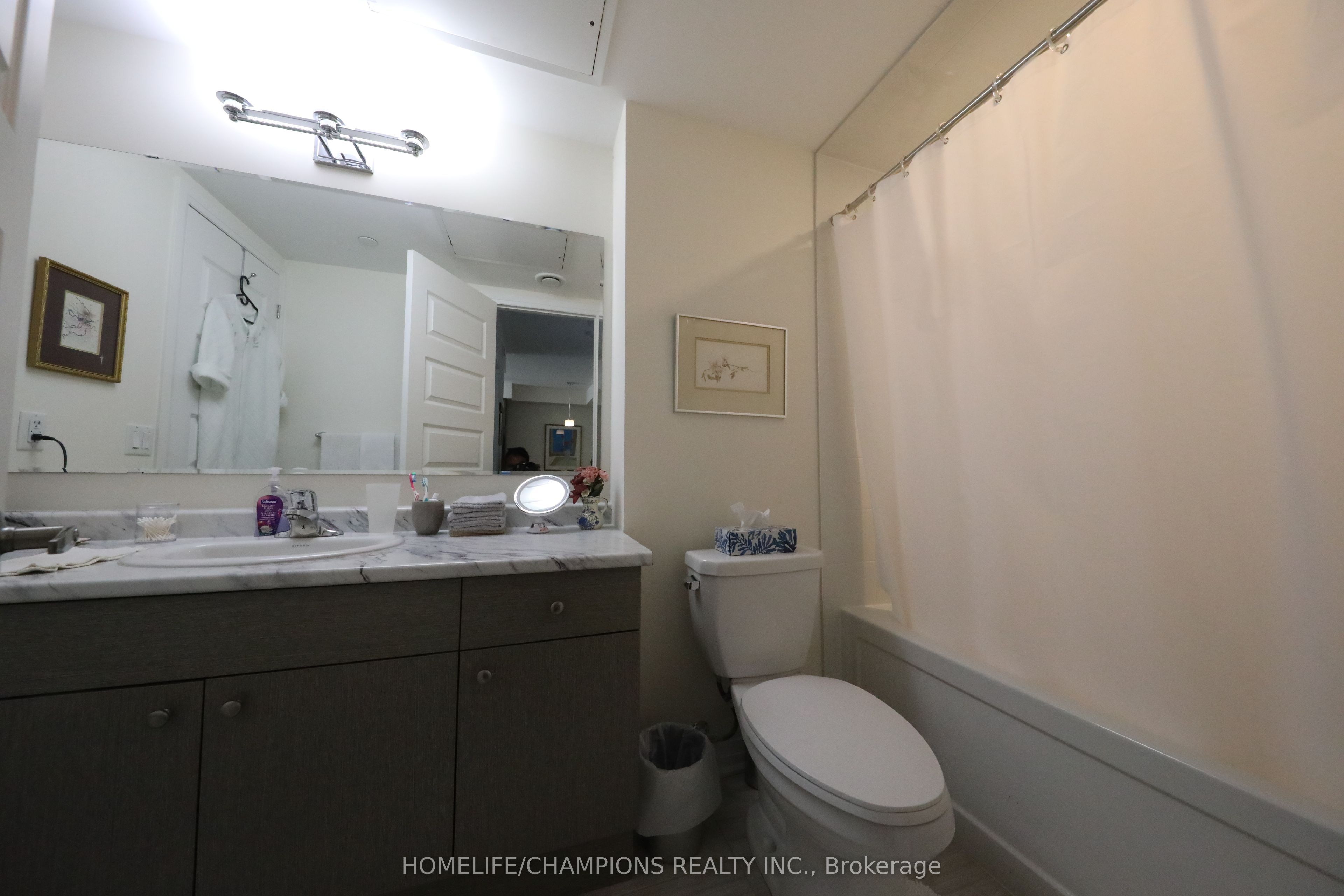 2 Adam Sellers Street 612 Property Photo 4