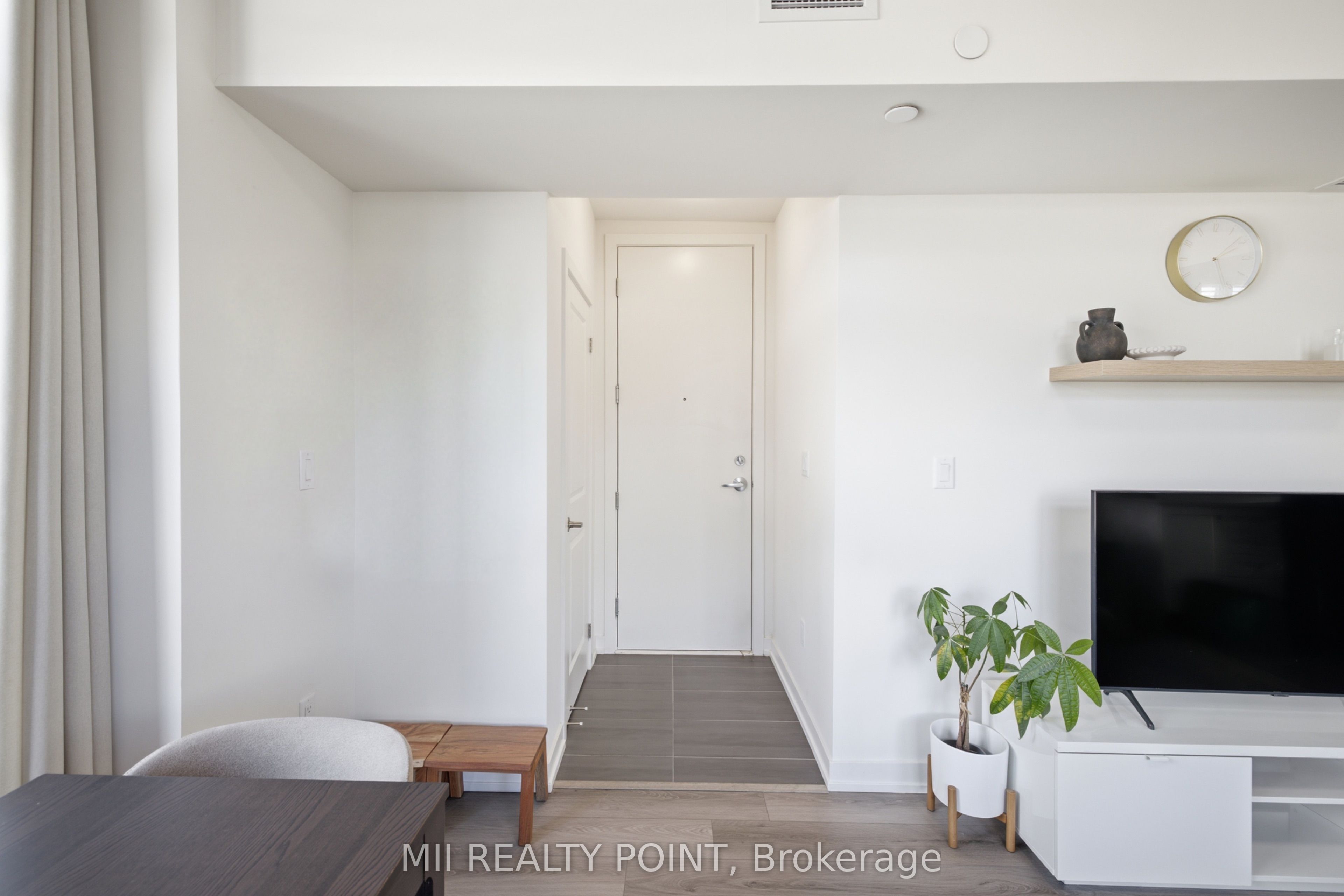 56 Elizabeth Street S 1201 Property Photo 4