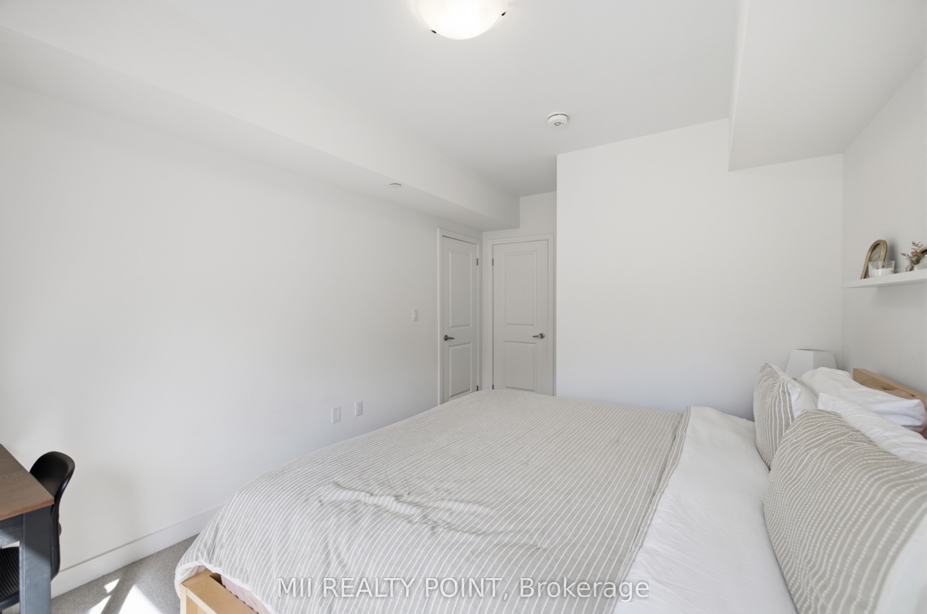 56 Elizabeth Street S 1201 Property Photo 9