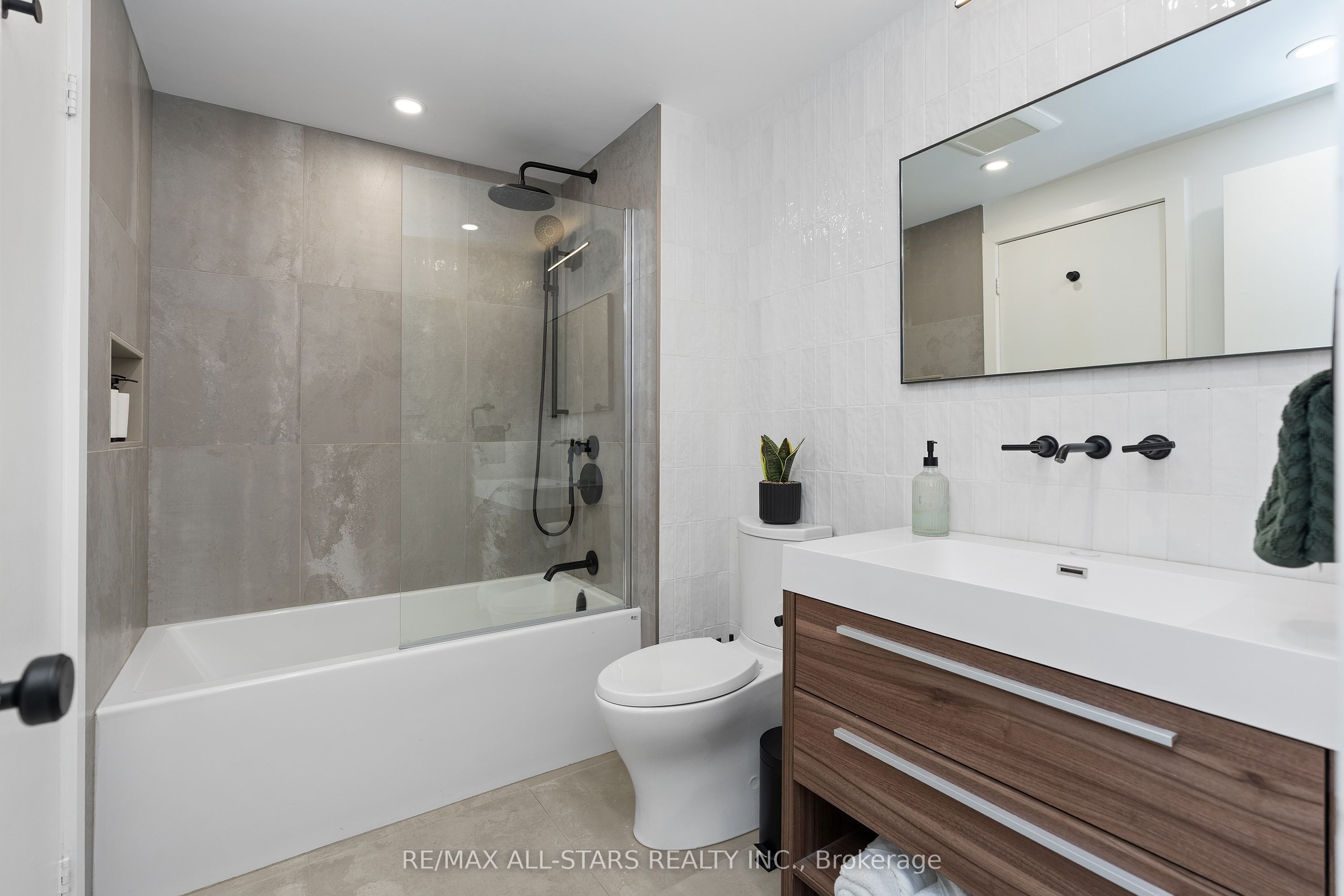 209 Malton Road Property Photo 20