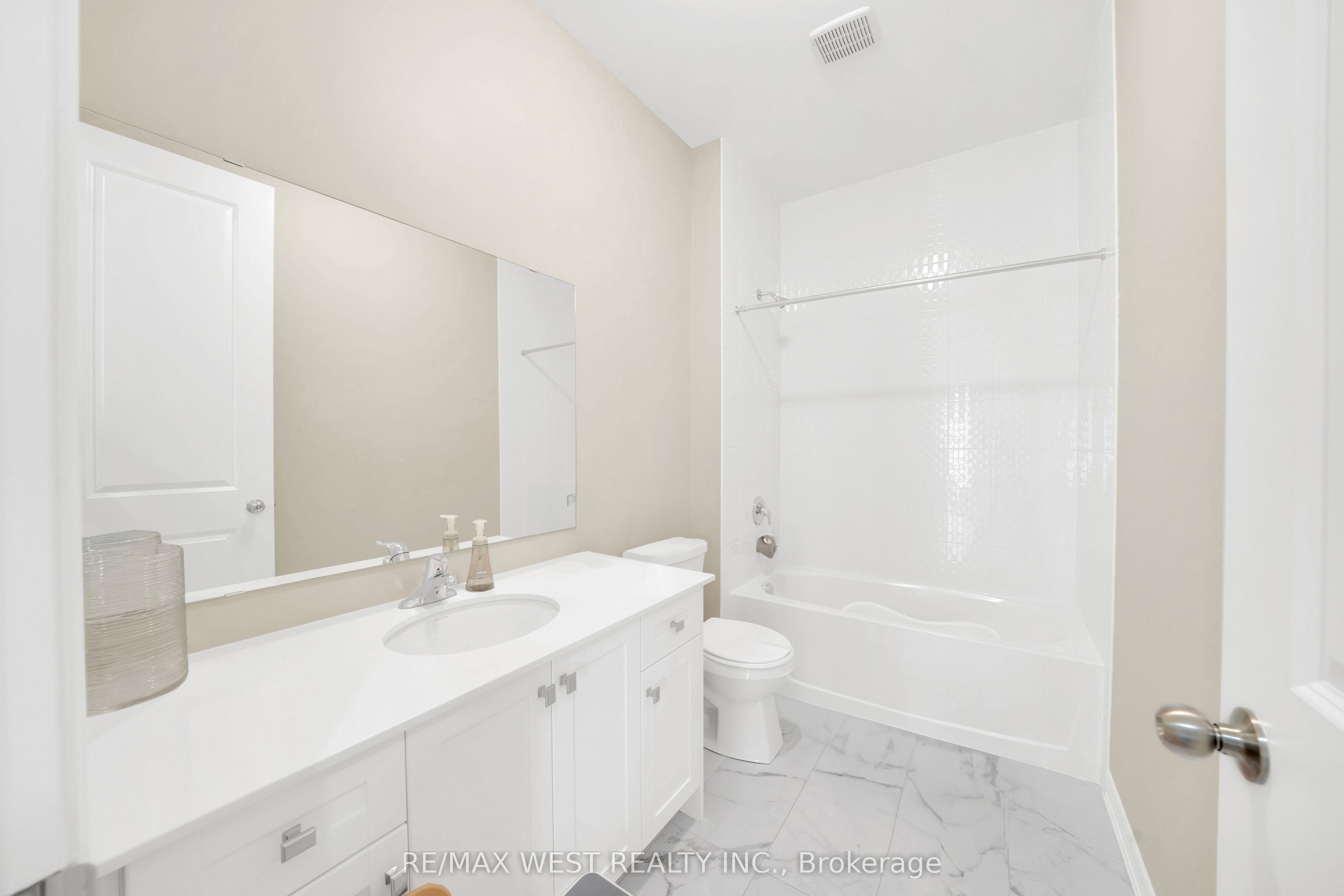 201 Bellefond Street Property Photo 29