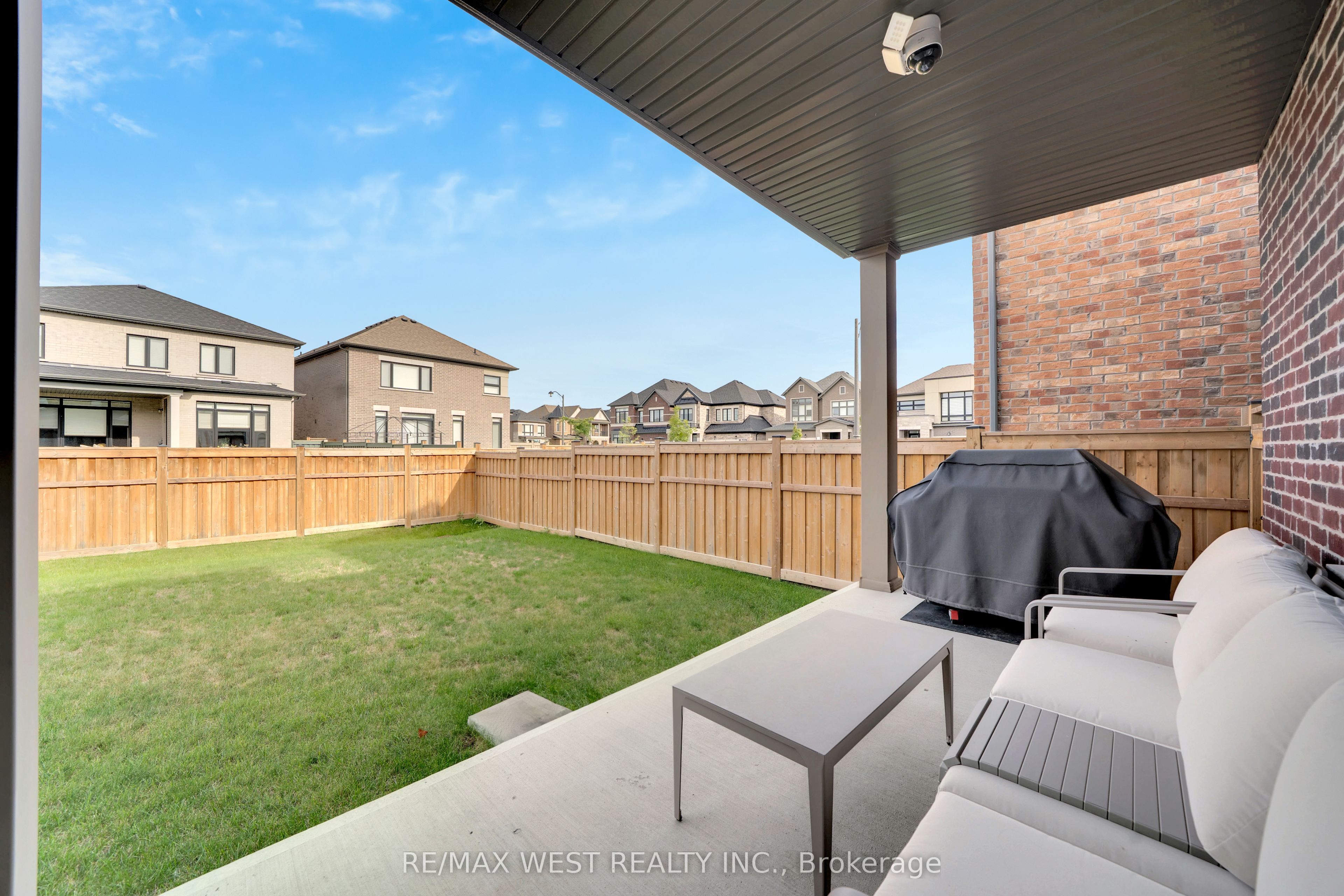 201 Bellefond Street Property Photo 31