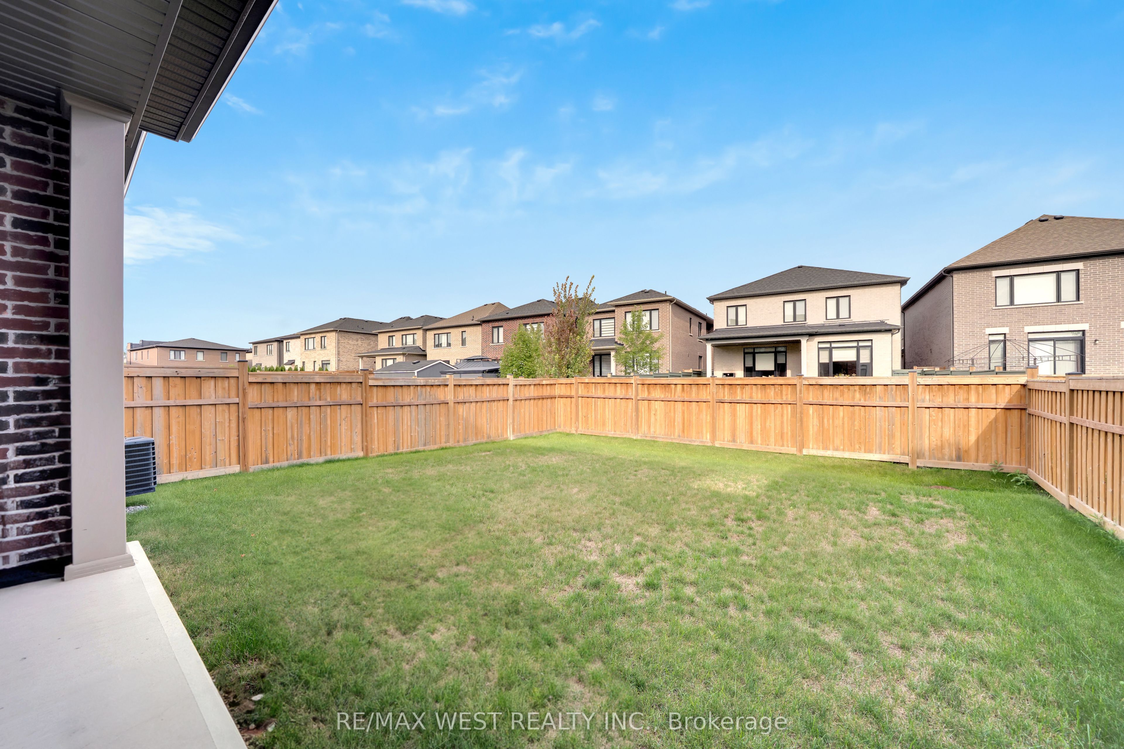 201 Bellefond Street Property Photo 32