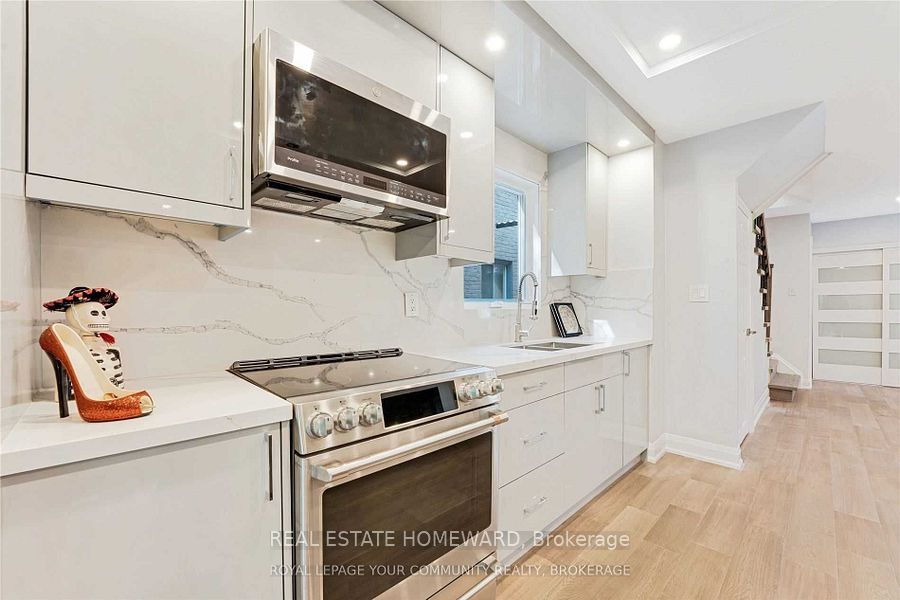 129 Castle Rock Drive Property Photo 12
