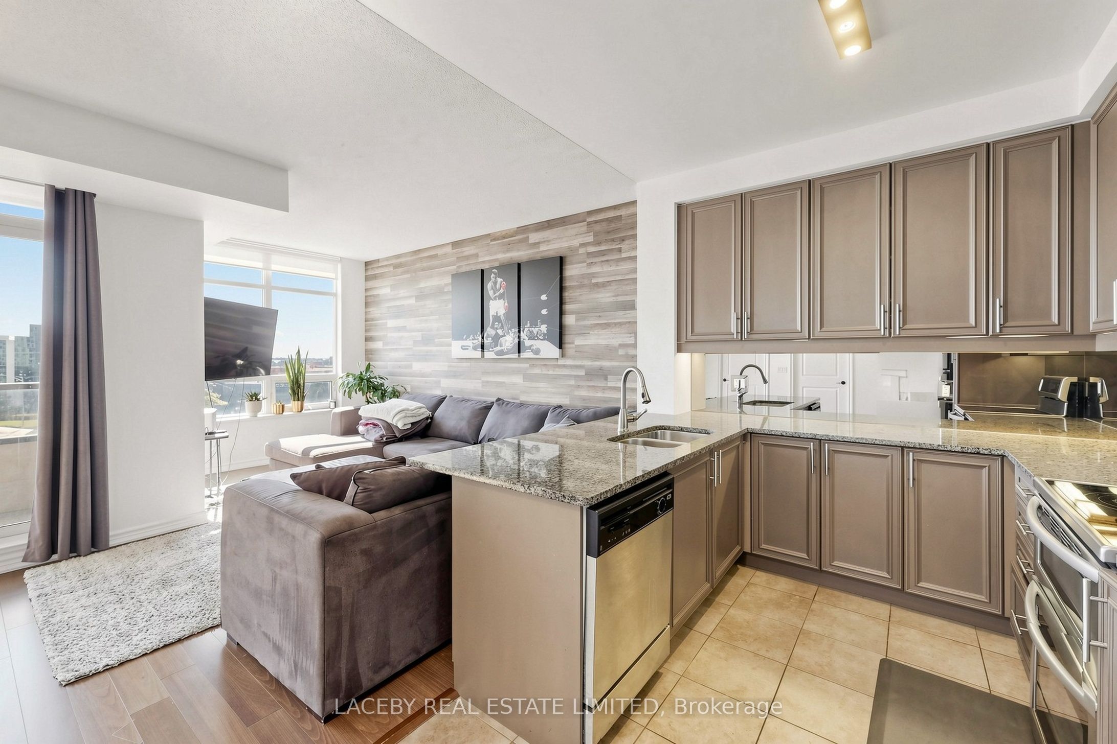 9235 Jane Street 509 Property Photo 15