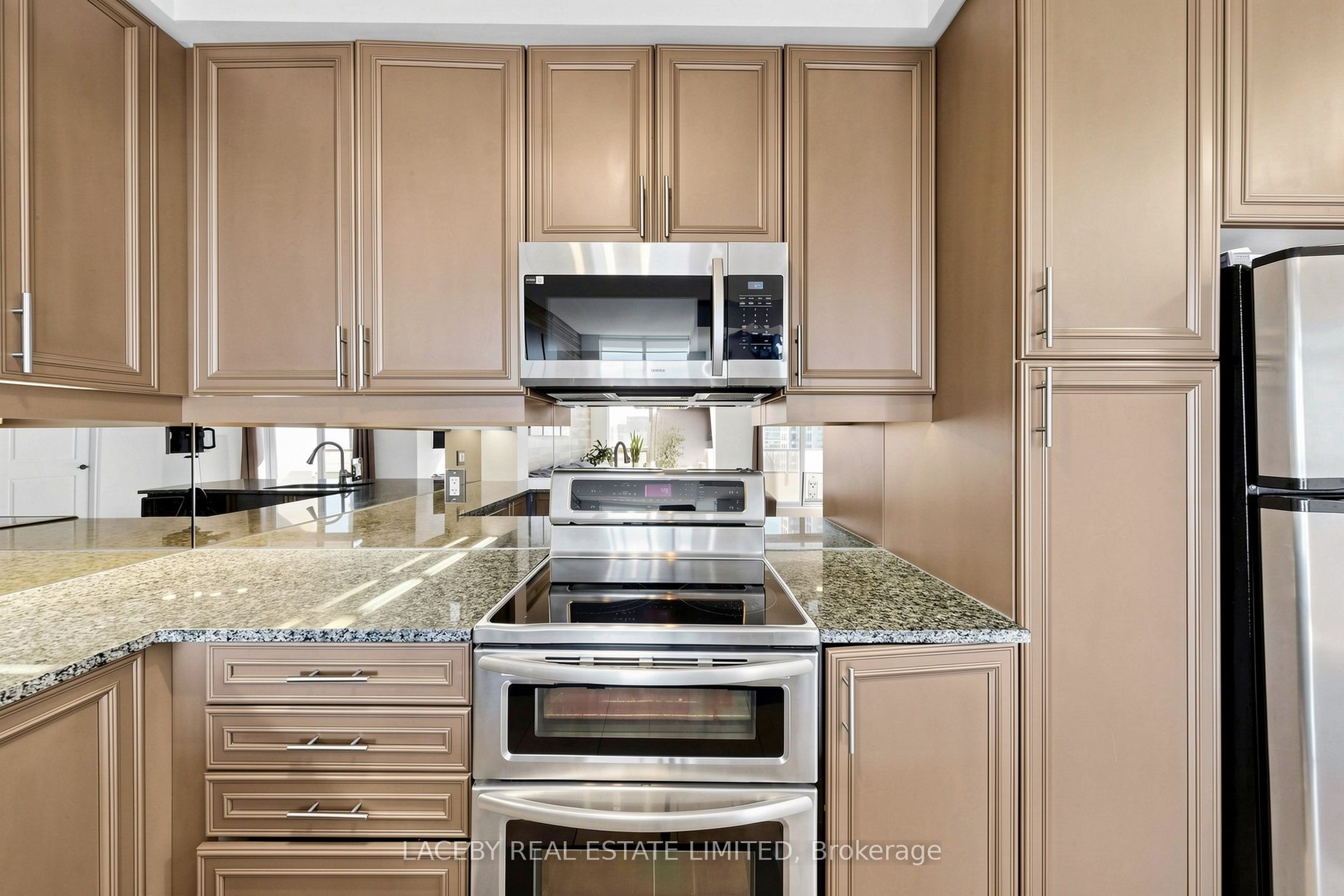 9235 Jane Street 509 Property Photo 17