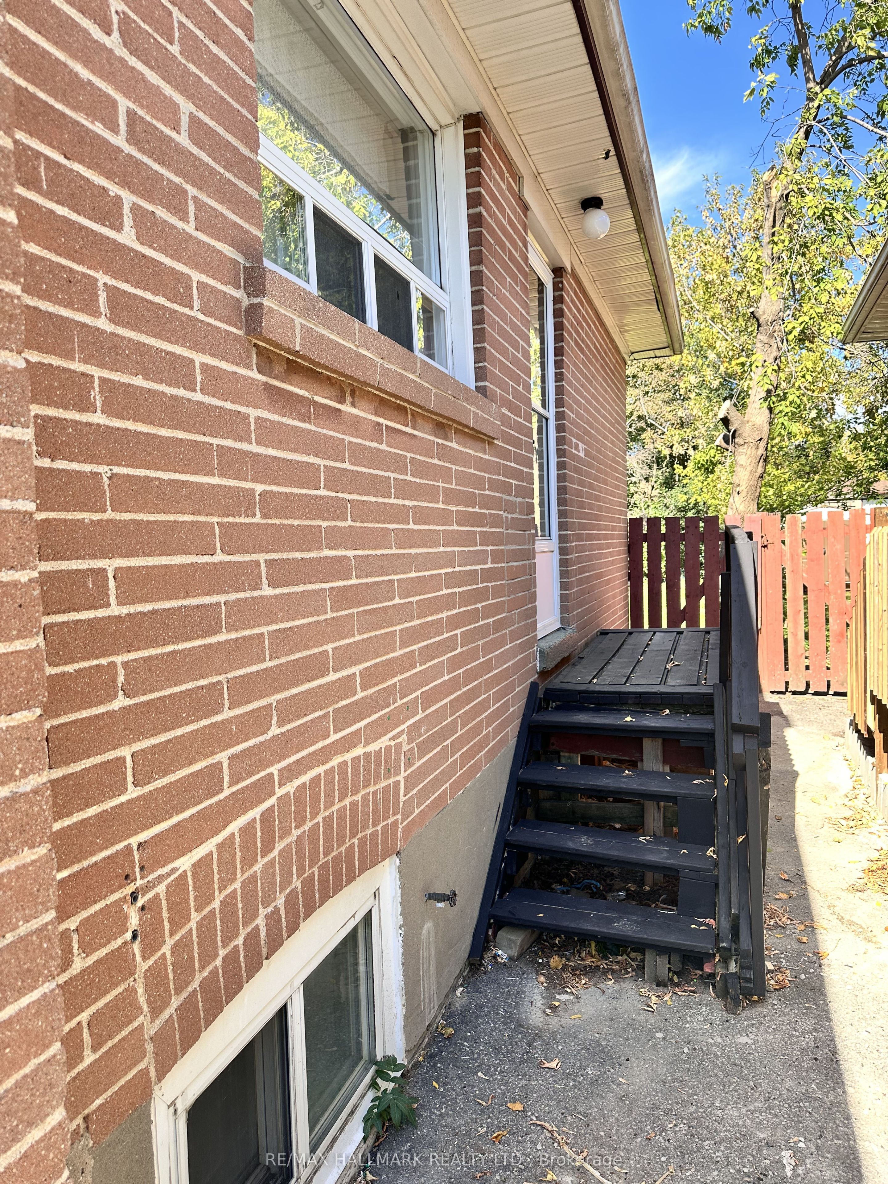 88 Rockport Crescent Lower Property Photo 2